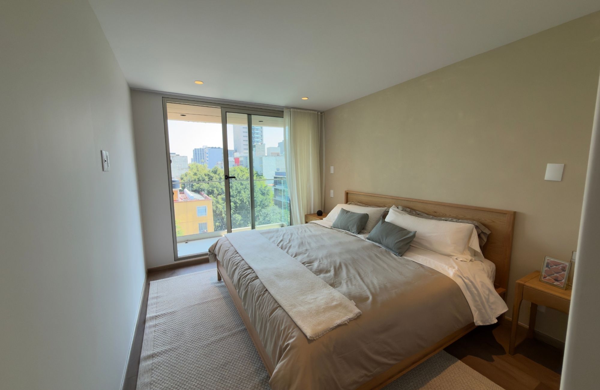 Penthouse with a semi-covered terrace of 37 m2, 4 parking spaces, swimming lane, gym, playground, green areas, pre-construction, for sale in