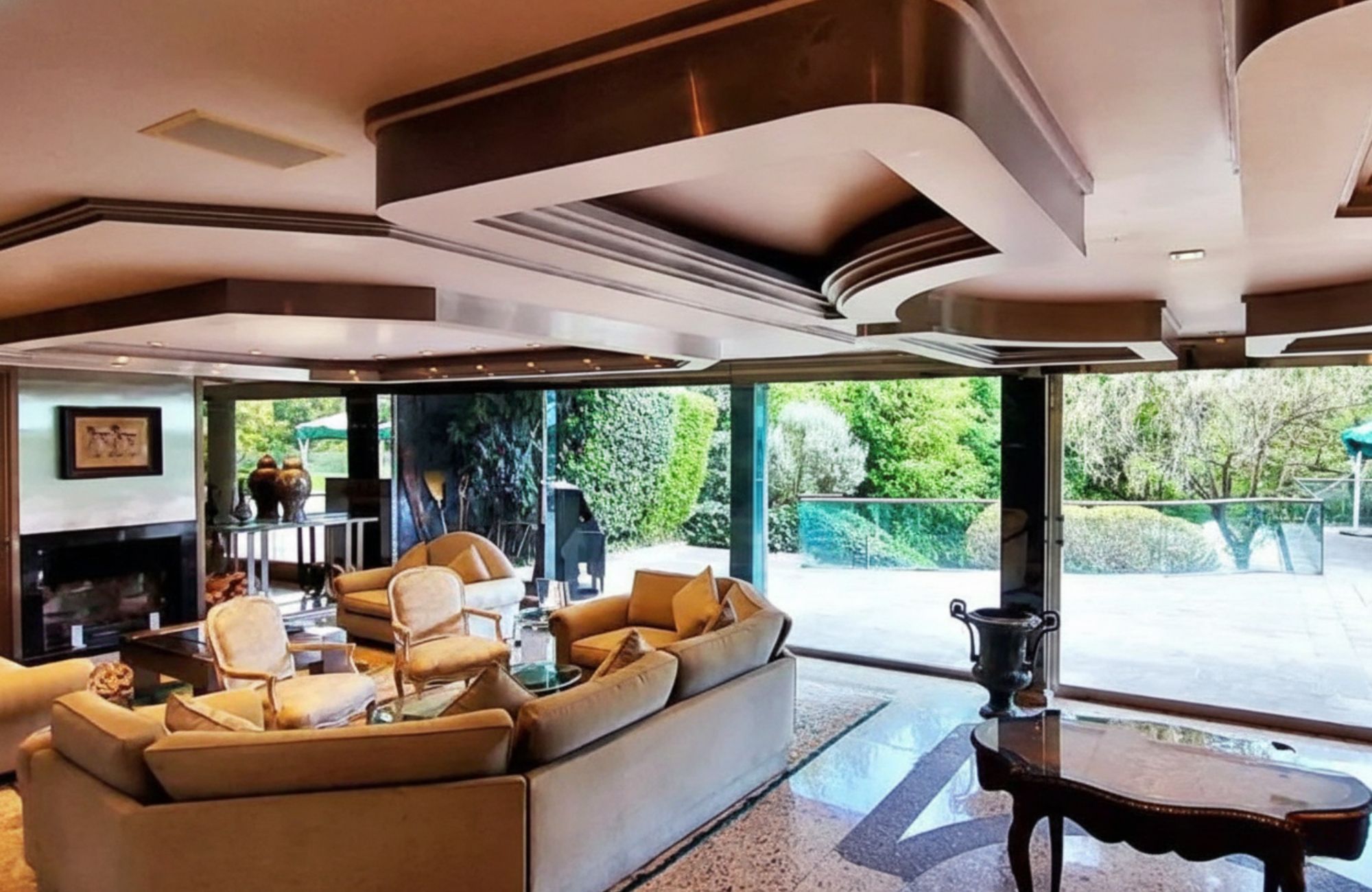 Luxury residence with pool and tennis court for sale, Lomas Altas, Mexico City