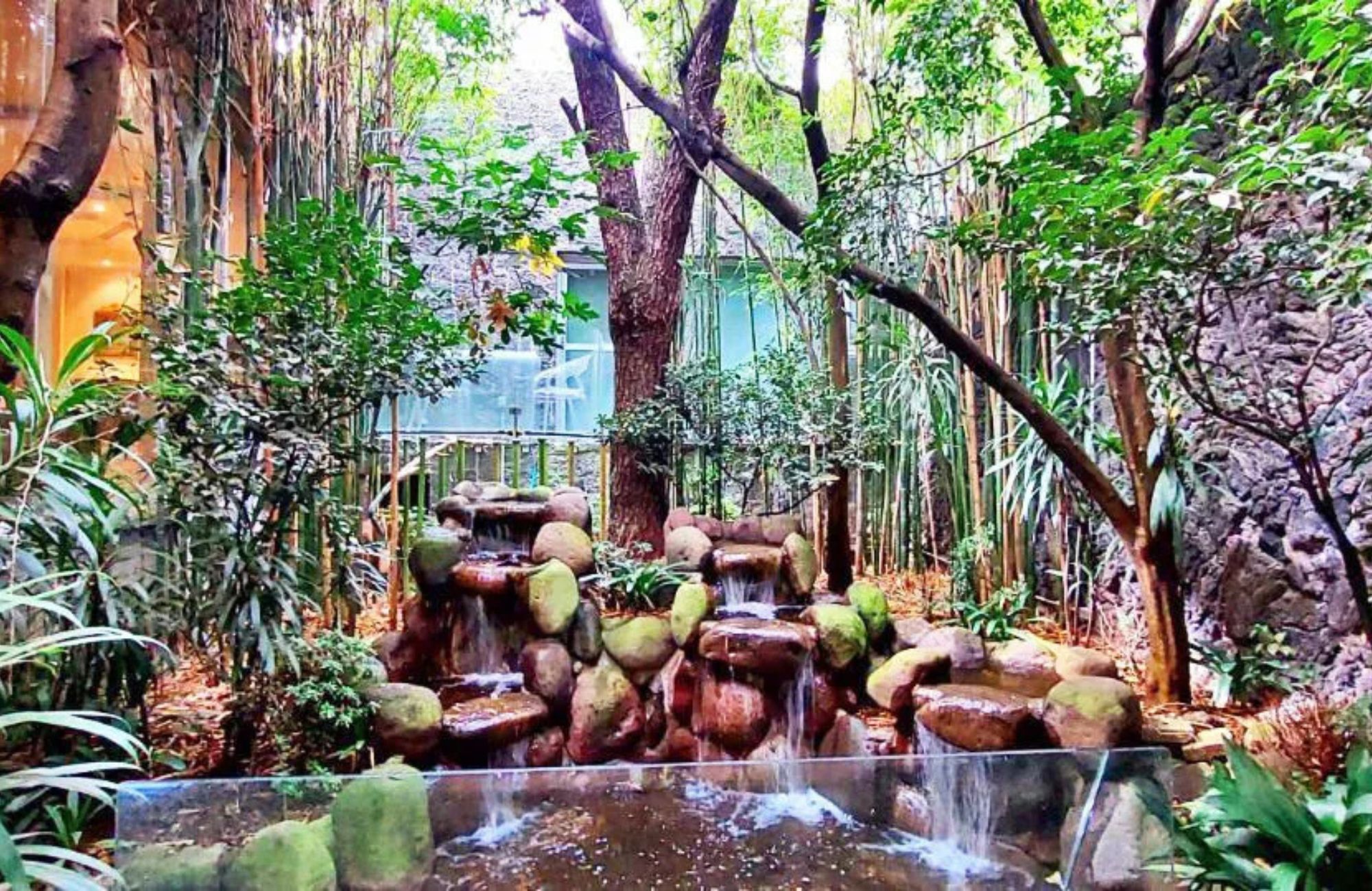 Luxury residence with pool and tennis court for sale, Lomas Altas, Mexico City