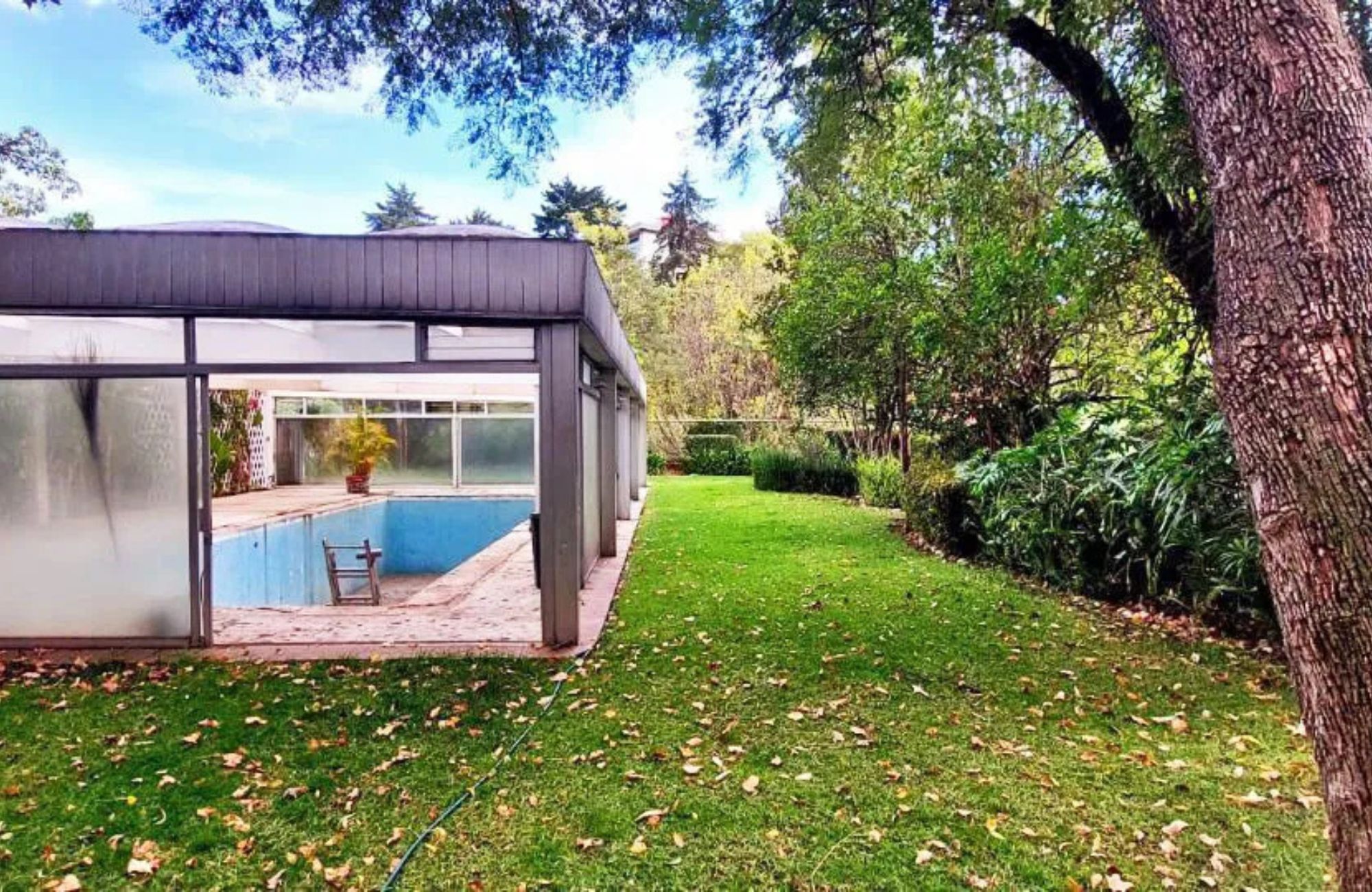 Luxury residence with pool and tennis court for sale, Lomas Altas, Mexico City