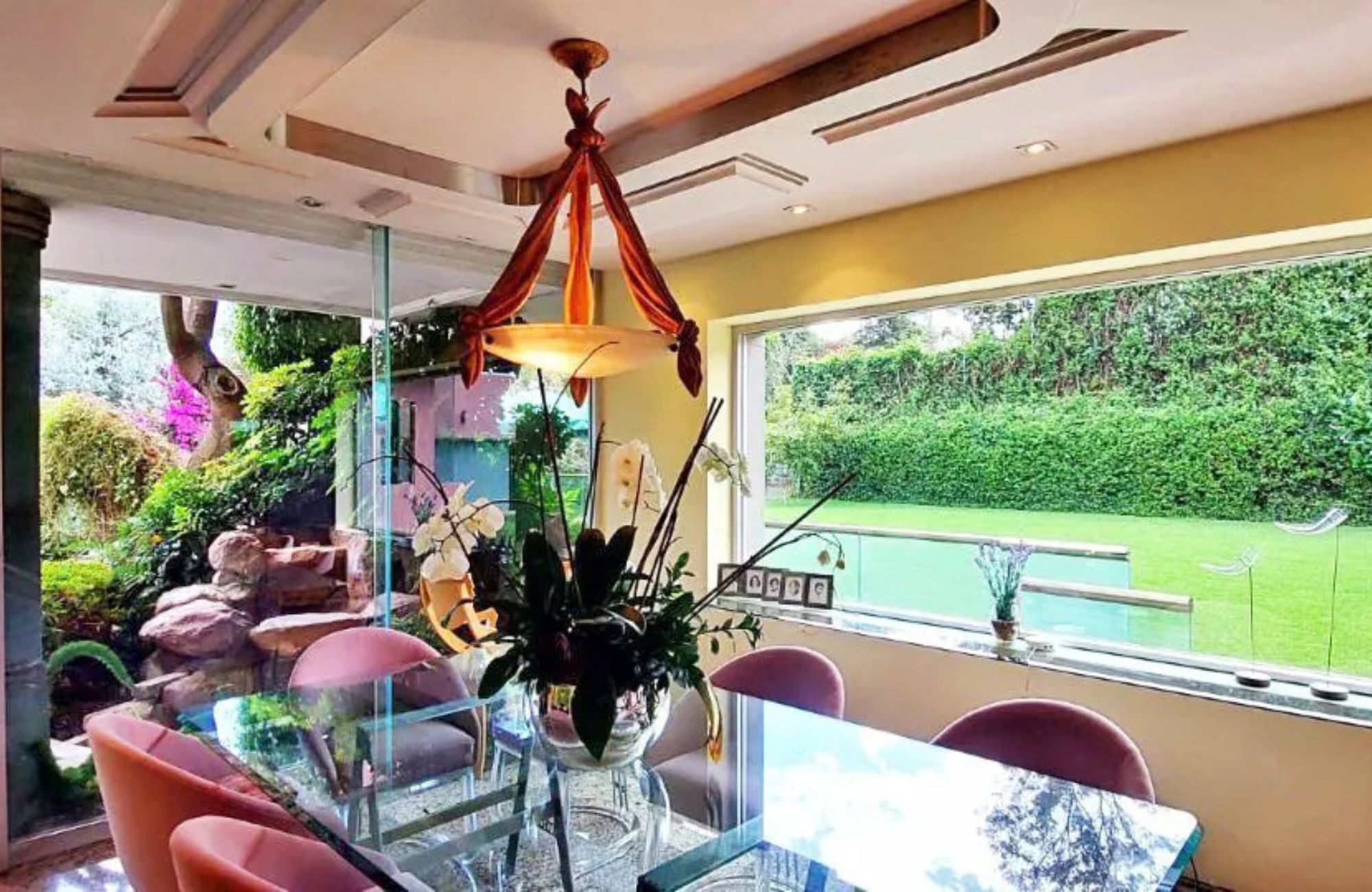 Luxury residence with pool and tennis court for sale, Lomas Altas, Mexico City