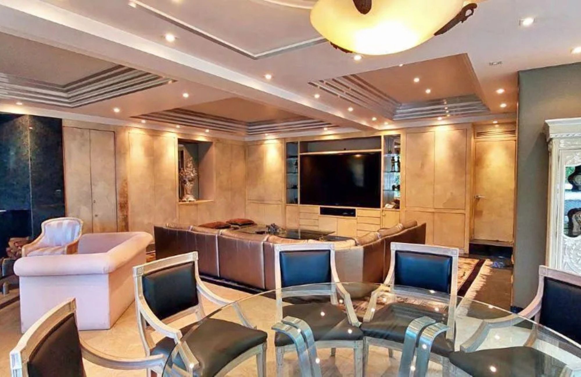 Luxury residence with pool and tennis court for sale, Lomas Altas, Mexico City