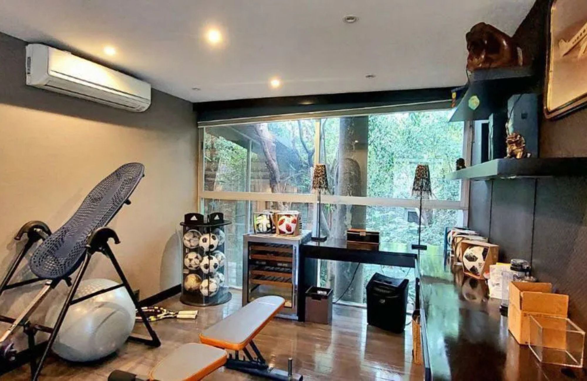 Luxury residence with pool and tennis court for sale, Lomas Altas, Mexico City