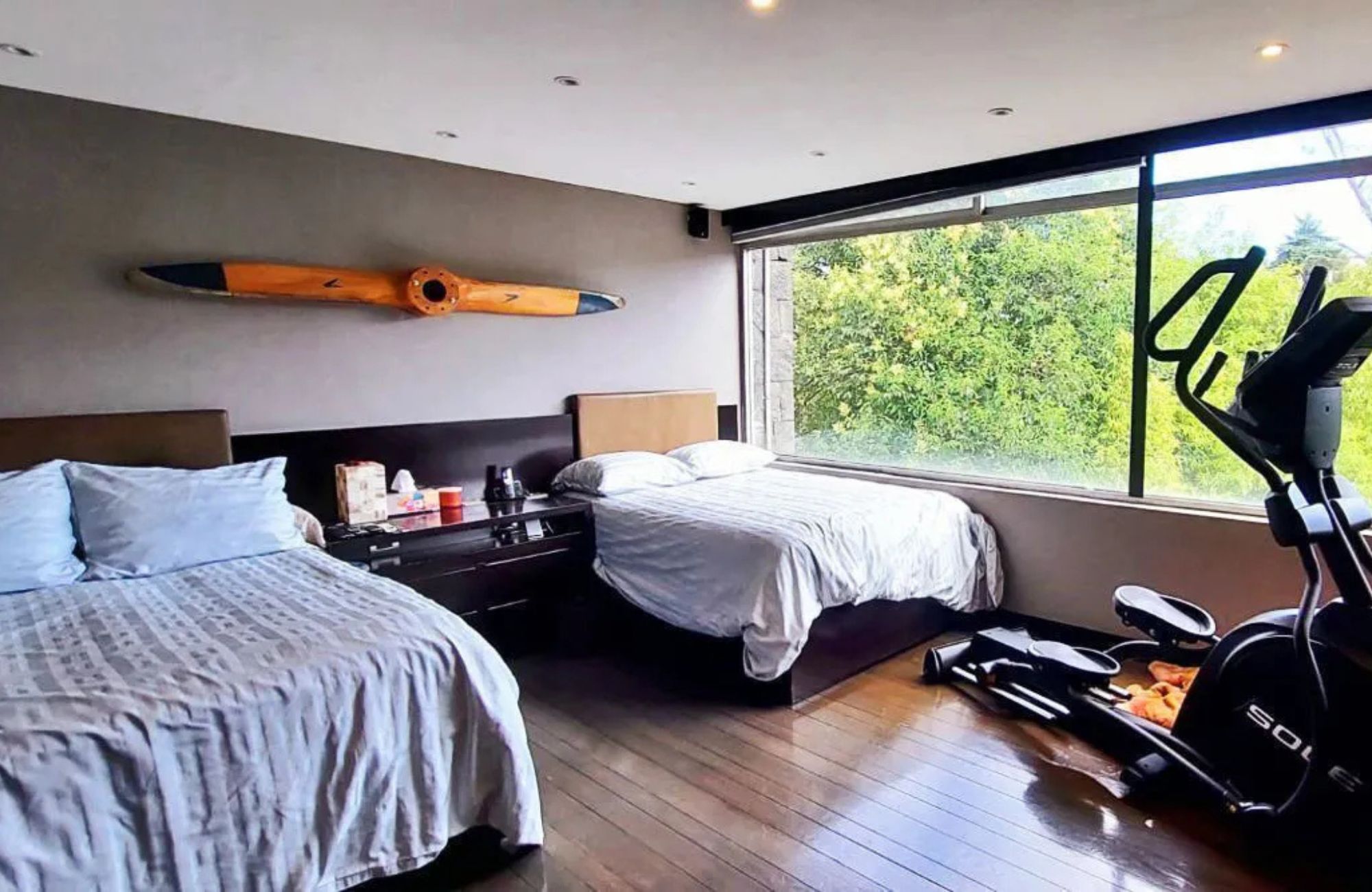 Luxury residence with pool and tennis court for sale, Lomas Altas, Mexico City