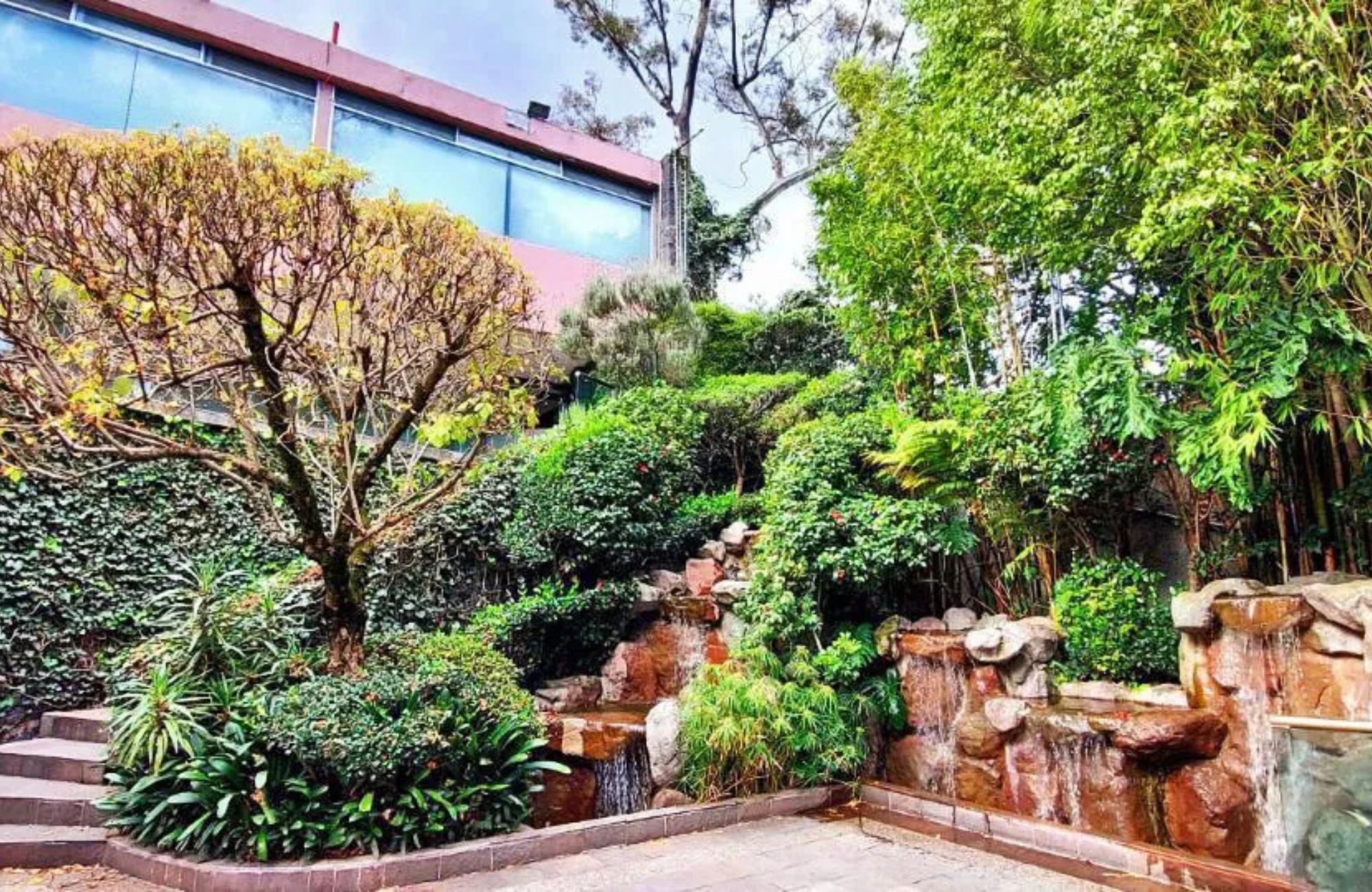 Luxury residence with pool and tennis court for sale, Lomas Altas, Mexico City