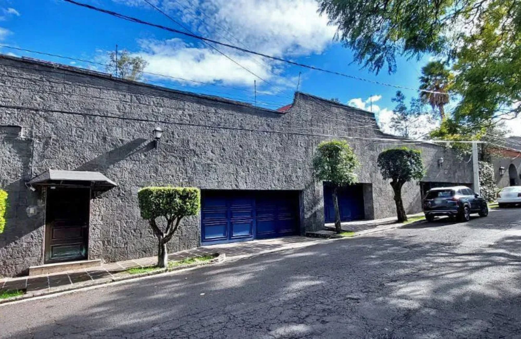 Luxury residence with pool and tennis court for sale, Lomas Altas, Mexico City