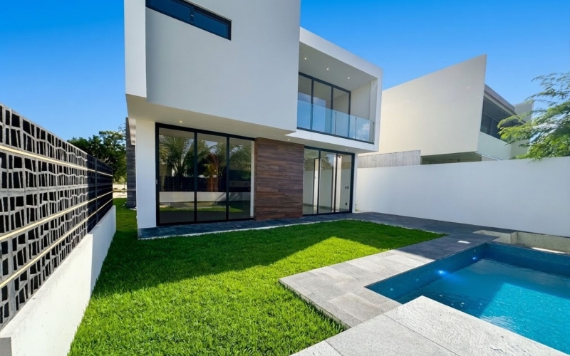 Casa con alberca privada en venta, Lagos del Sol, Canc&uacute;n