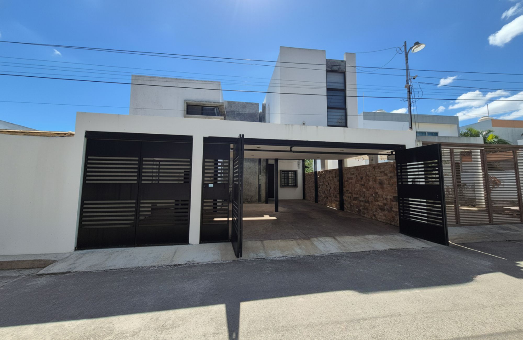 Two-Story House with Private Pool for Sale in Temoz&oacute;n Norte, M&eacute;rida