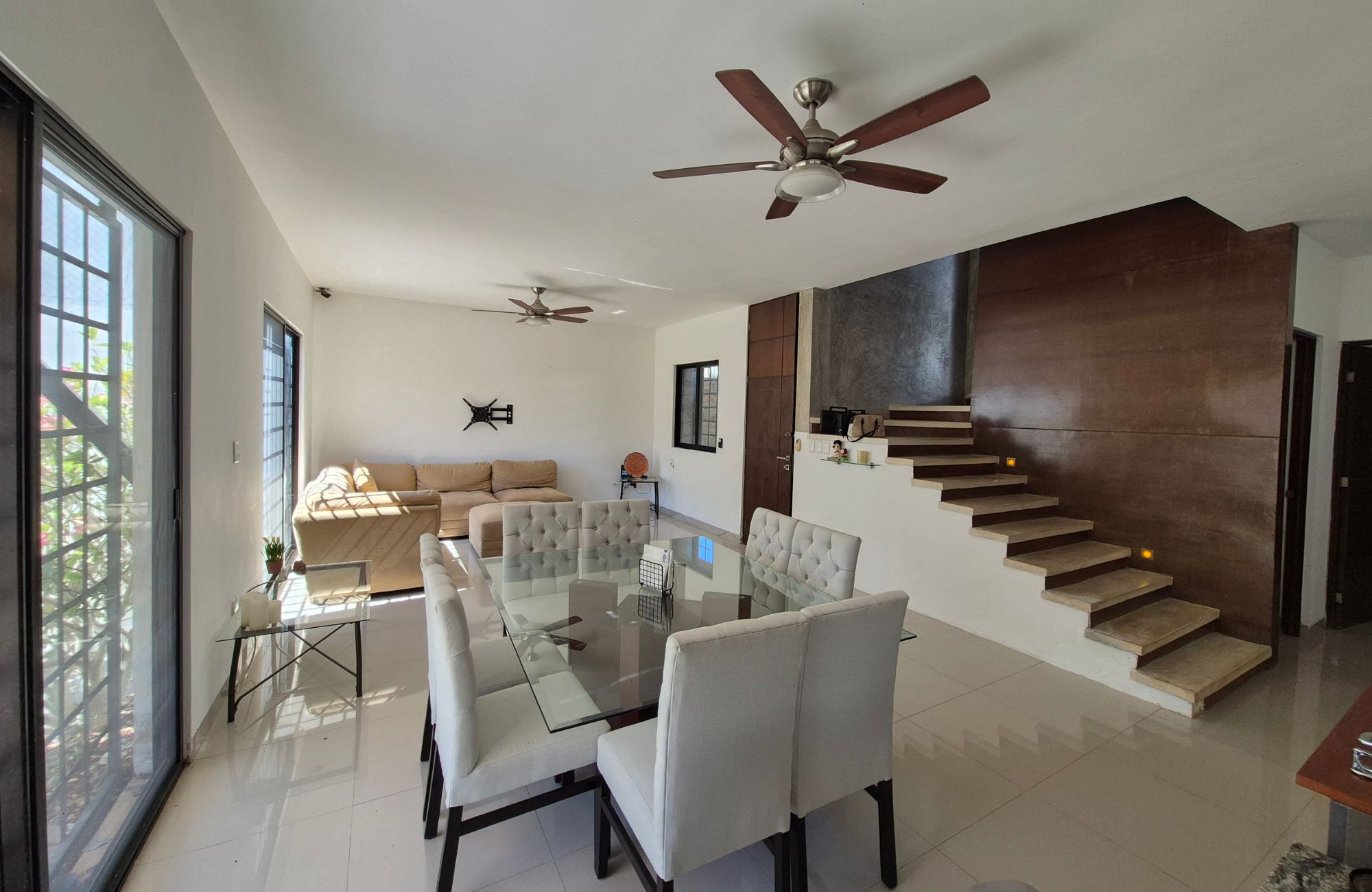 Two-Story House with Private Pool for Sale in Temoz&oacute;n Norte, M&eacute;rida