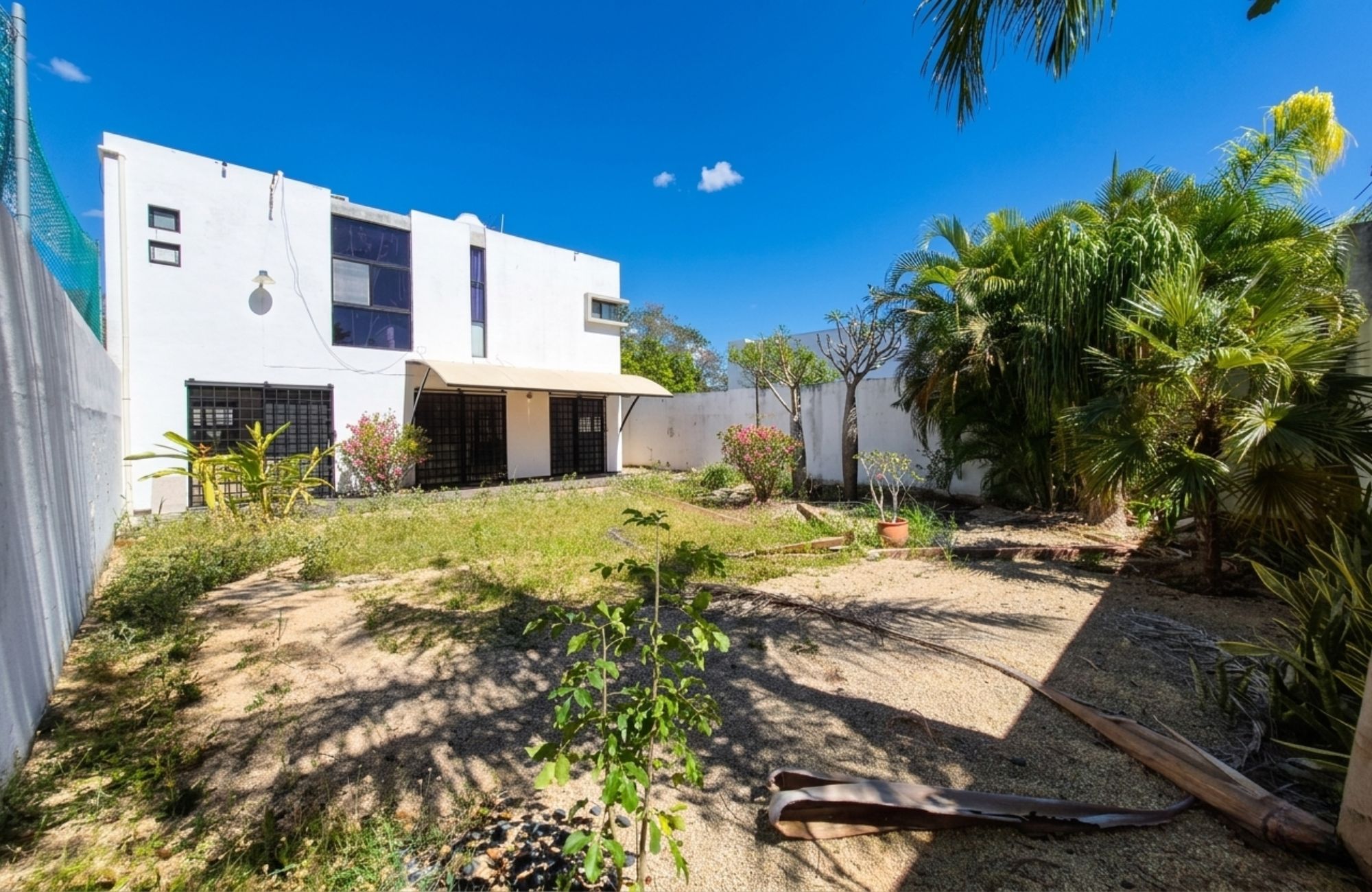 Two-Story House with Private Pool for Sale in Temoz&oacute;n Norte, M&eacute;rida