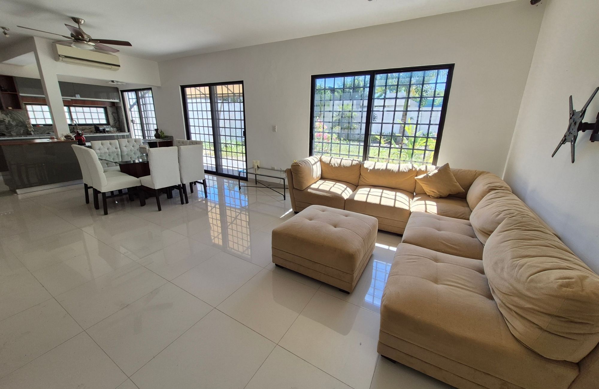 Two-Story House with Private Pool for Sale in Temoz&oacute;n Norte, M&eacute;rida