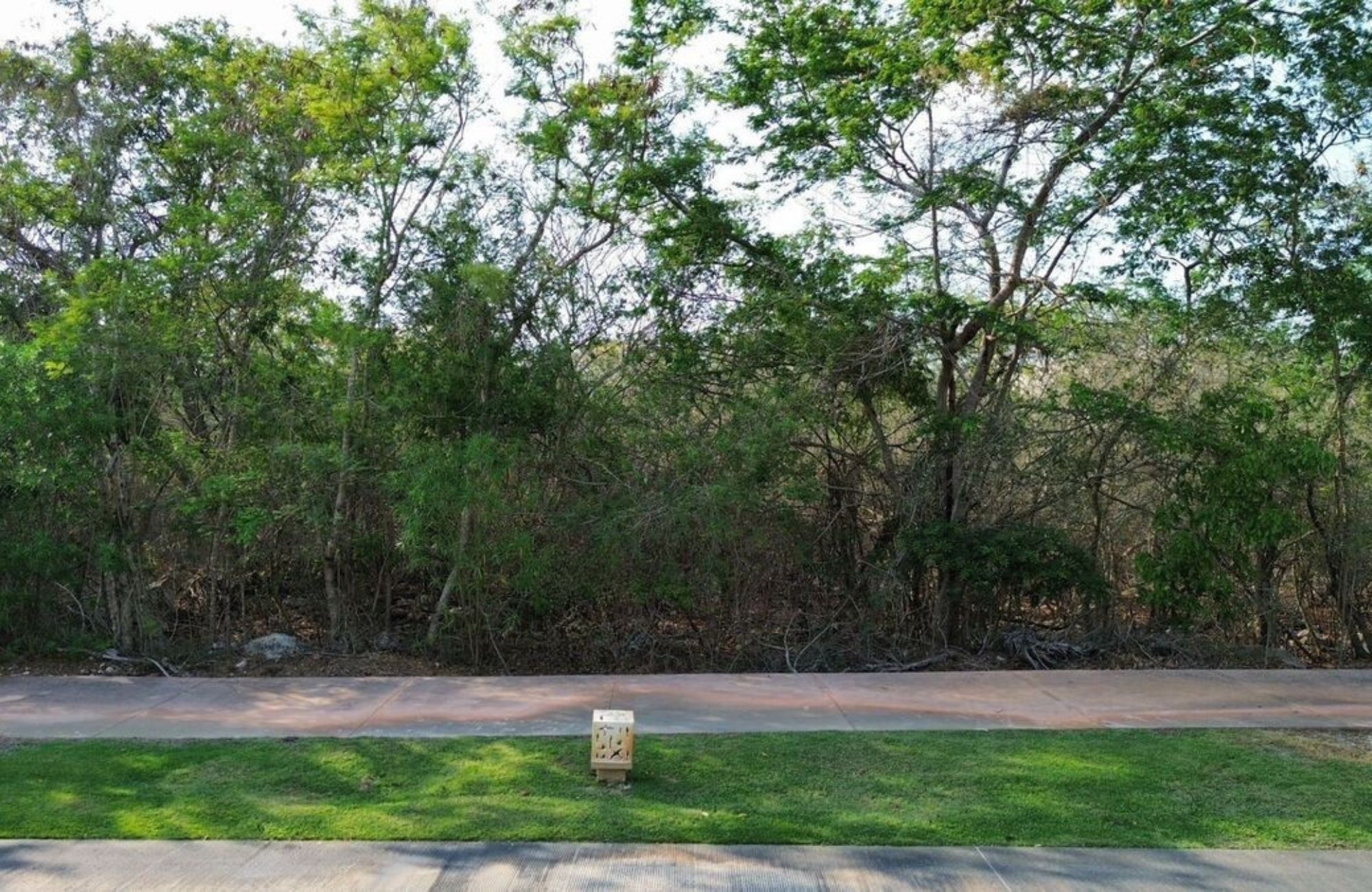 Lote de 998 m2 dentro de residencial privado con campo de golf, venta M&eacute;rida.