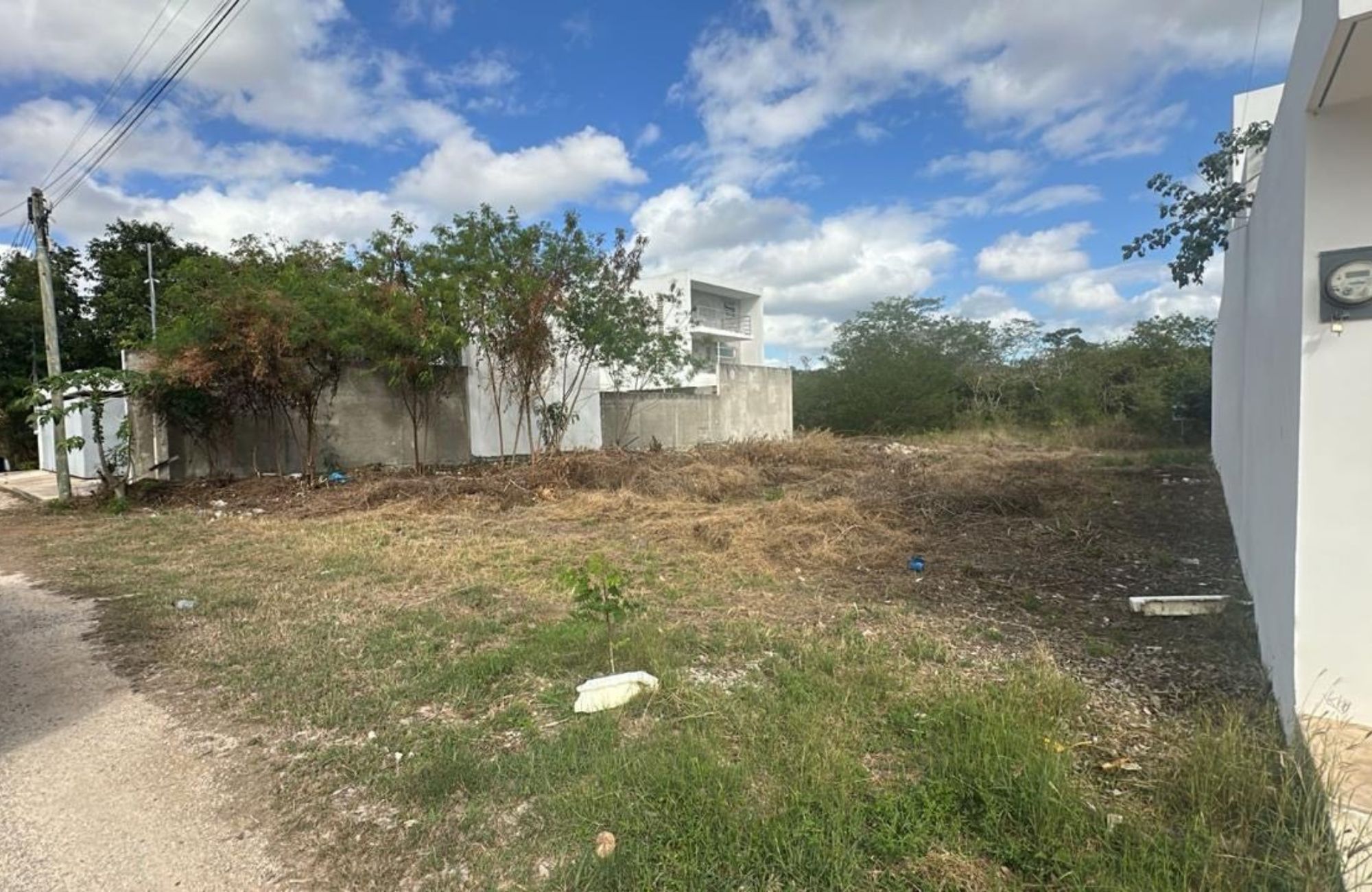 Land of 1,042 m2 in a gated community with swimming pool, sports fields, pet park, games, spa, and much more amenities for sale in the North