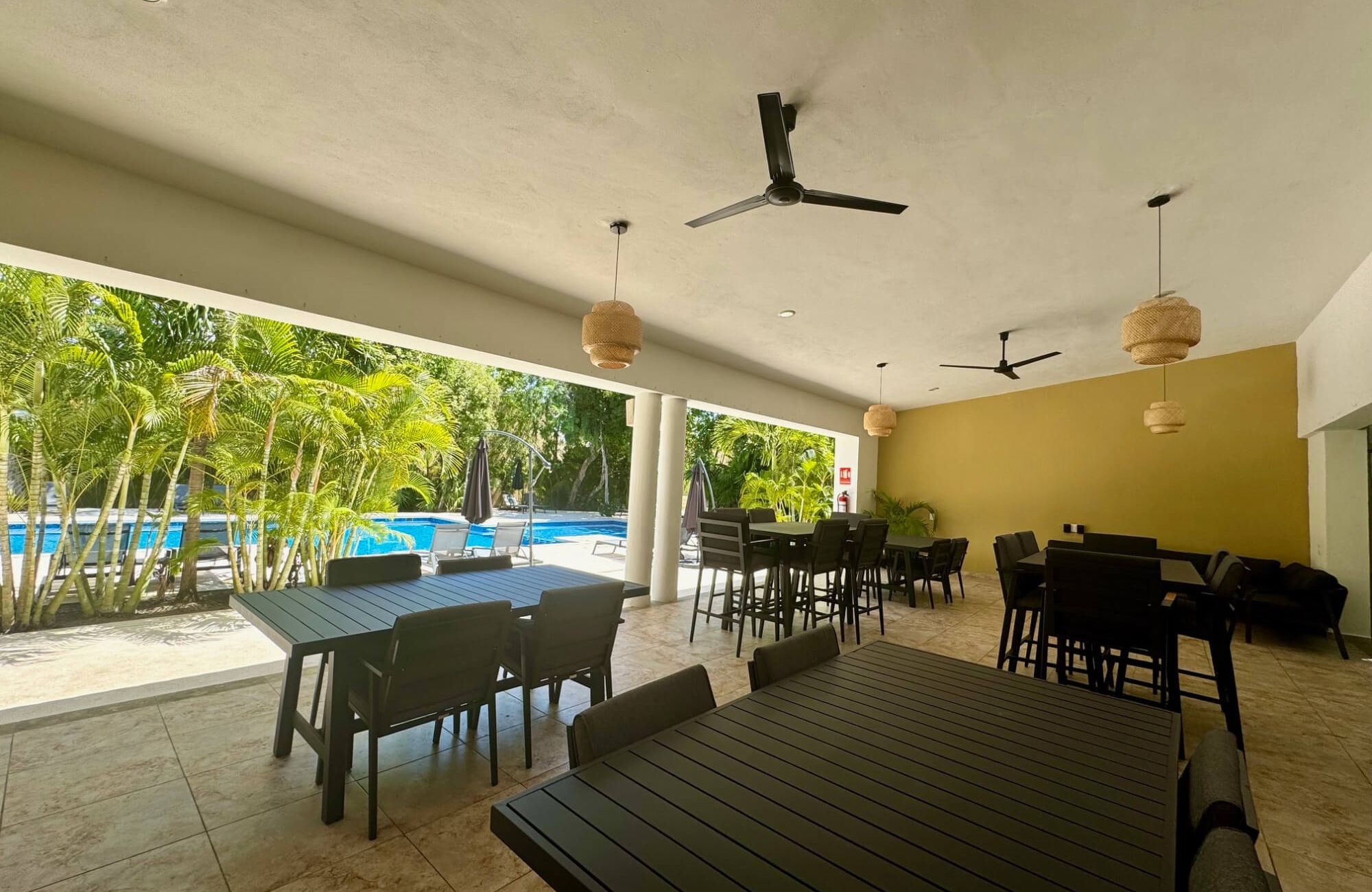 House in gated community with clubhouse, childrens playground, pool with swimming lane, paddle tennis court, 7,000 m2 of green areas, and m