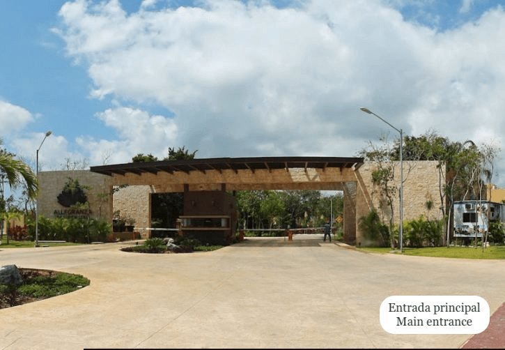 Corner house with Independent Studio, for Sale, Centro Maya, Playa del Carmen