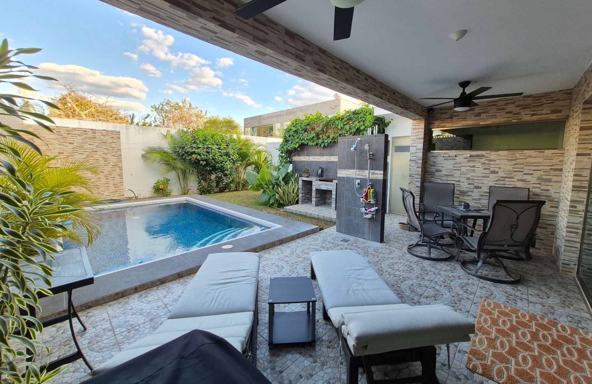 Spacious house with a private pool for sale in Conkal, M&eacute;rida.