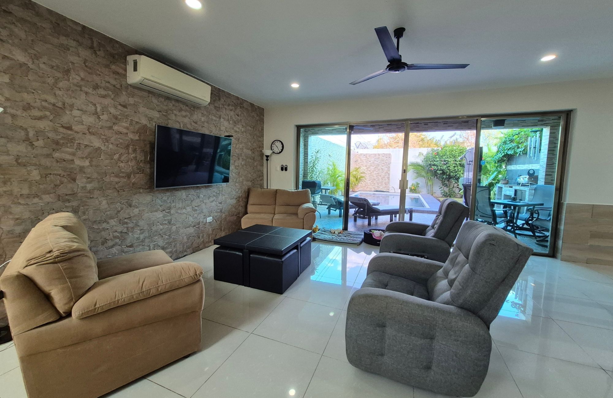 Spacious house with a private pool for sale in Conkal, M&eacute;rida.