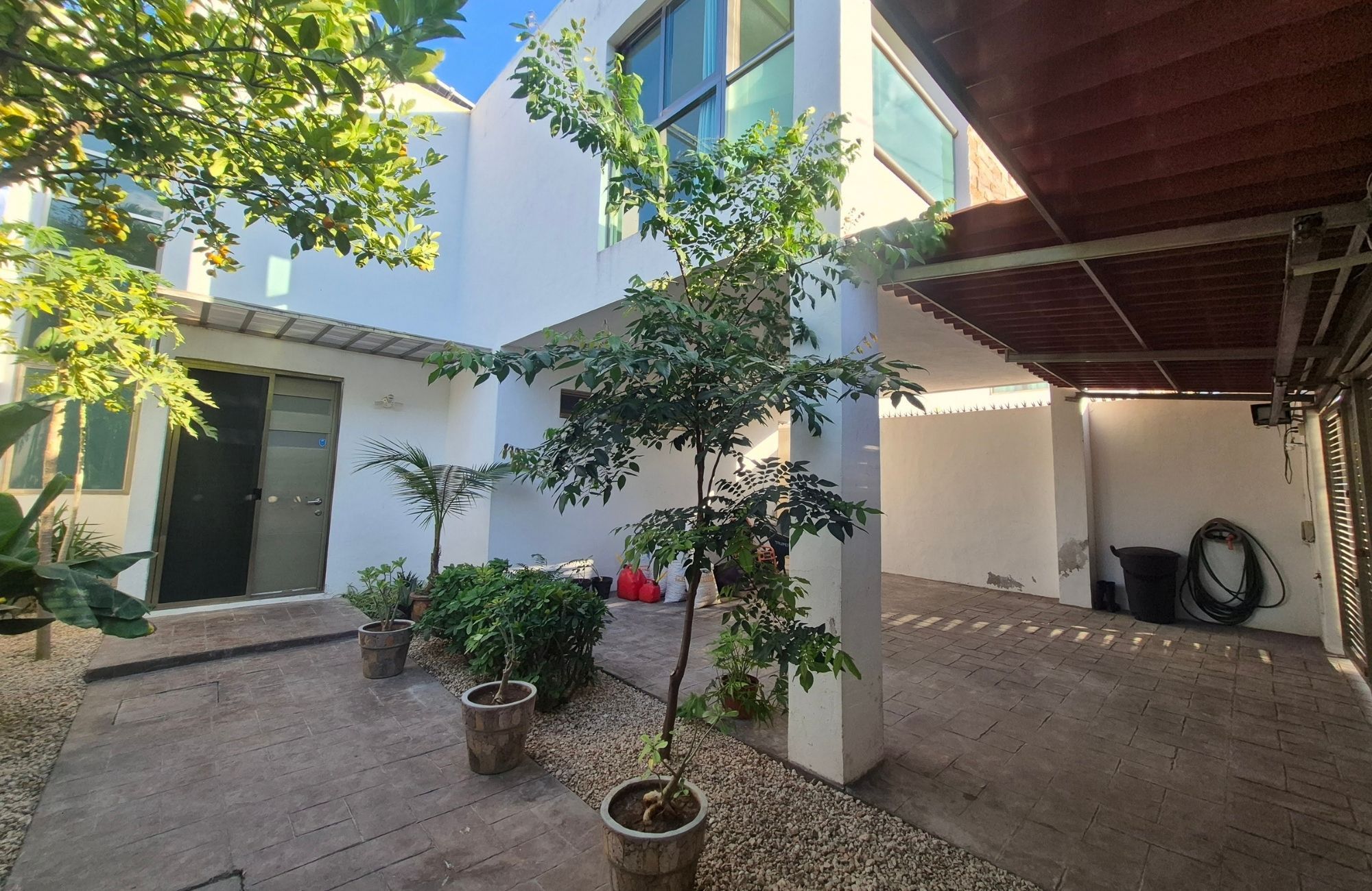 Spacious house with a private pool for sale in Conkal, M&eacute;rida.