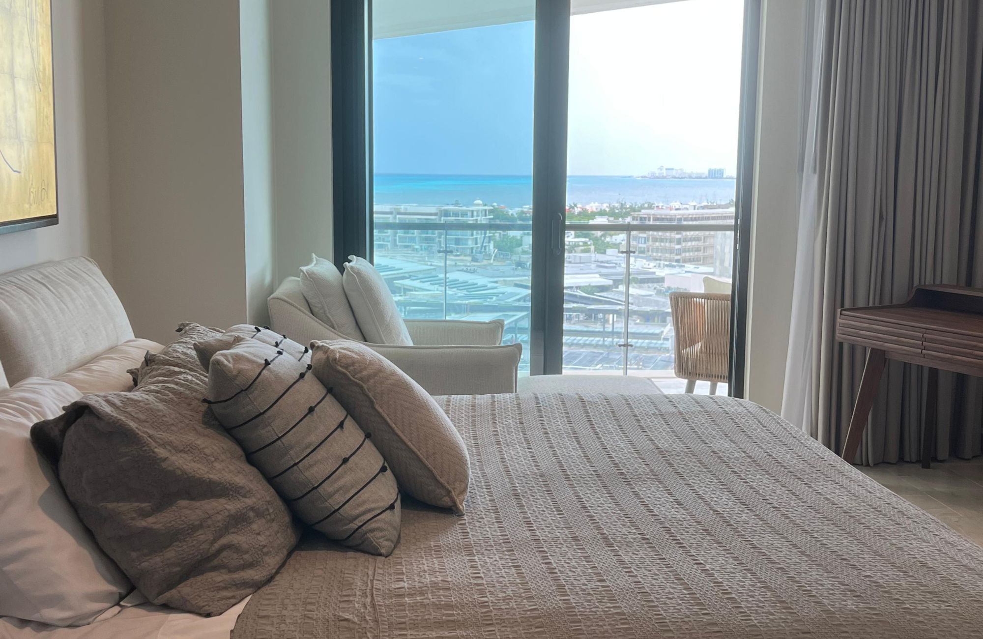 Departamento de lujo con vista al mar y la marina, canchas deportivas, muelle, golf, marina,en venta Puerto Canc&uacute;n.