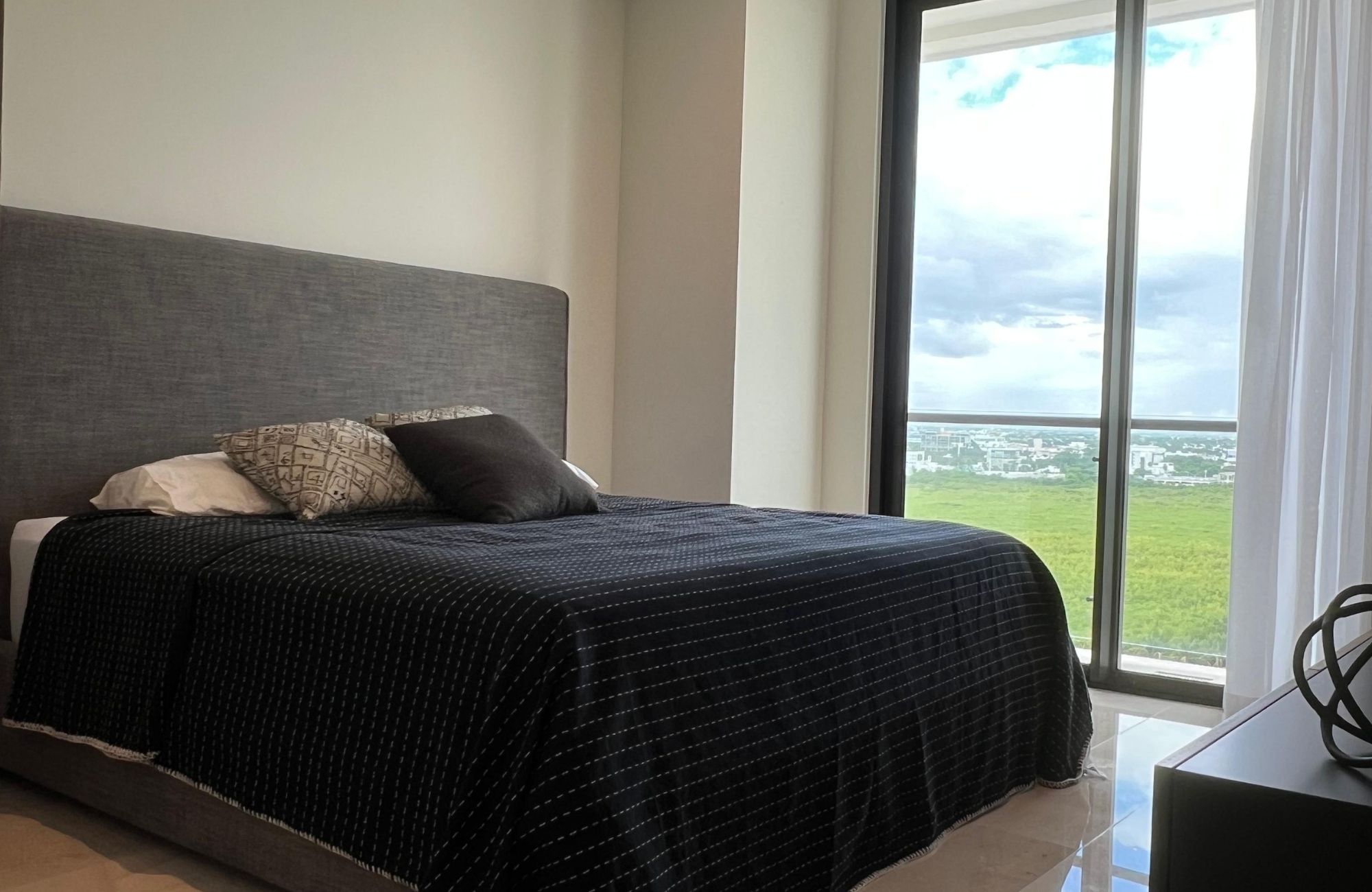 Departamento de lujo con vista al mar y la marina, canchas deportivas, muelle, golf, marina,en venta Puerto Canc&uacute;n.