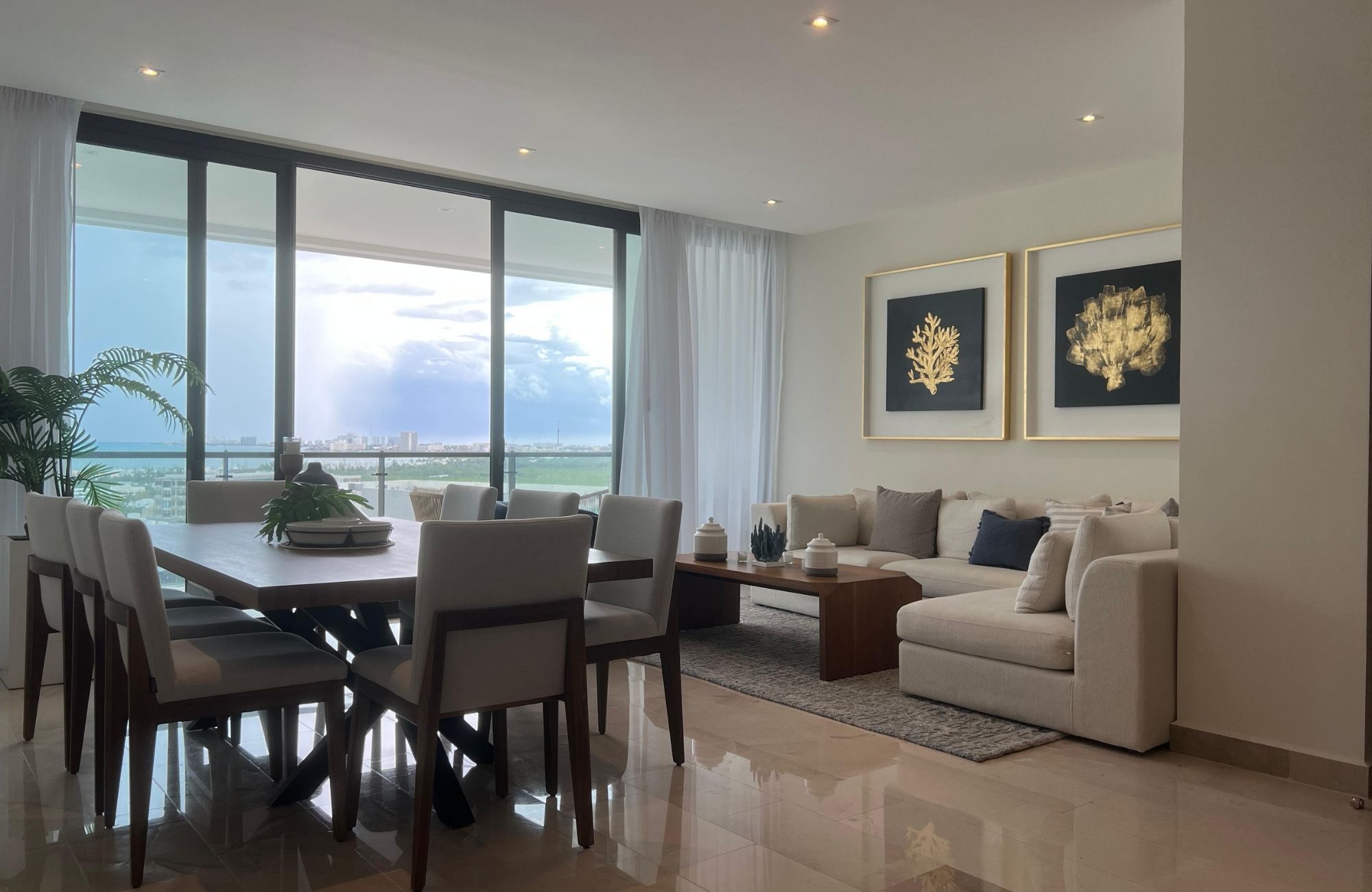 Departamento de lujo con vista al mar y la marina, canchas deportivas, muelle, golf, marina,en venta Puerto Canc&uacute;n.
