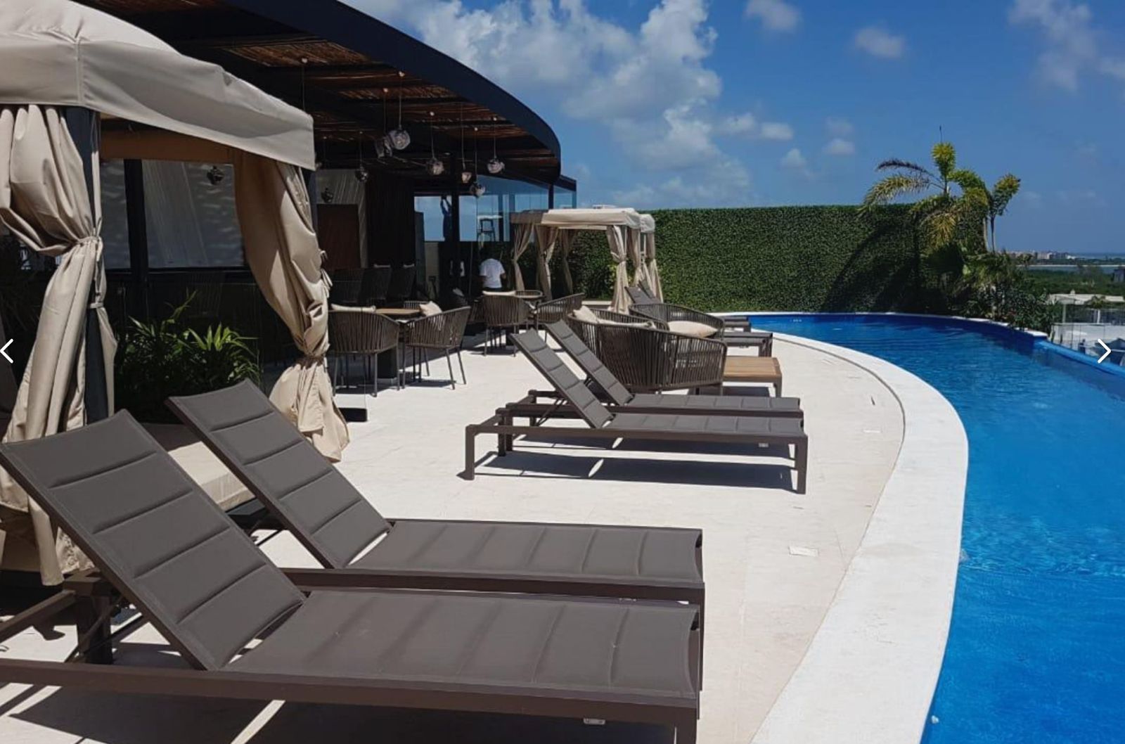 Incre&iacute;ble departamento con terraza privada y vista a la alberca &ndash; Ejido, Playa del Carmen