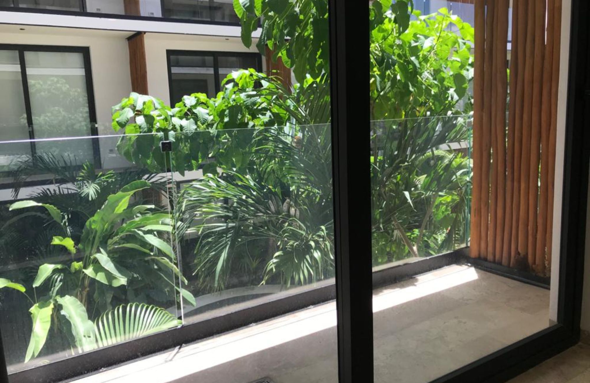 Incre&iacute;ble departamento con terraza privada y vista a la alberca &ndash; Ejido, Playa del Carmen