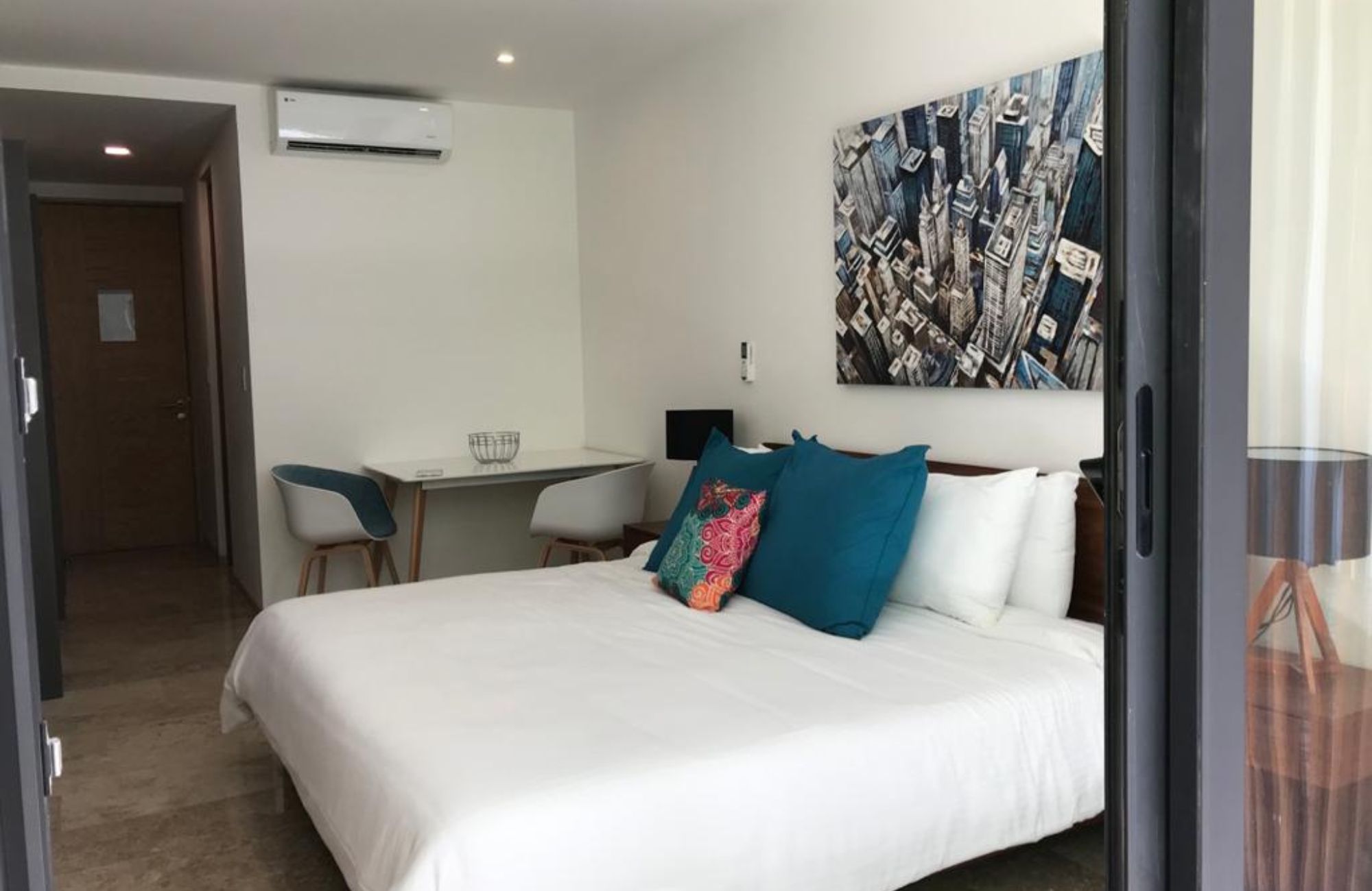 Incre&iacute;ble departamento con terraza privada y vista a la alberca &ndash; Ejido, Playa del Carmen