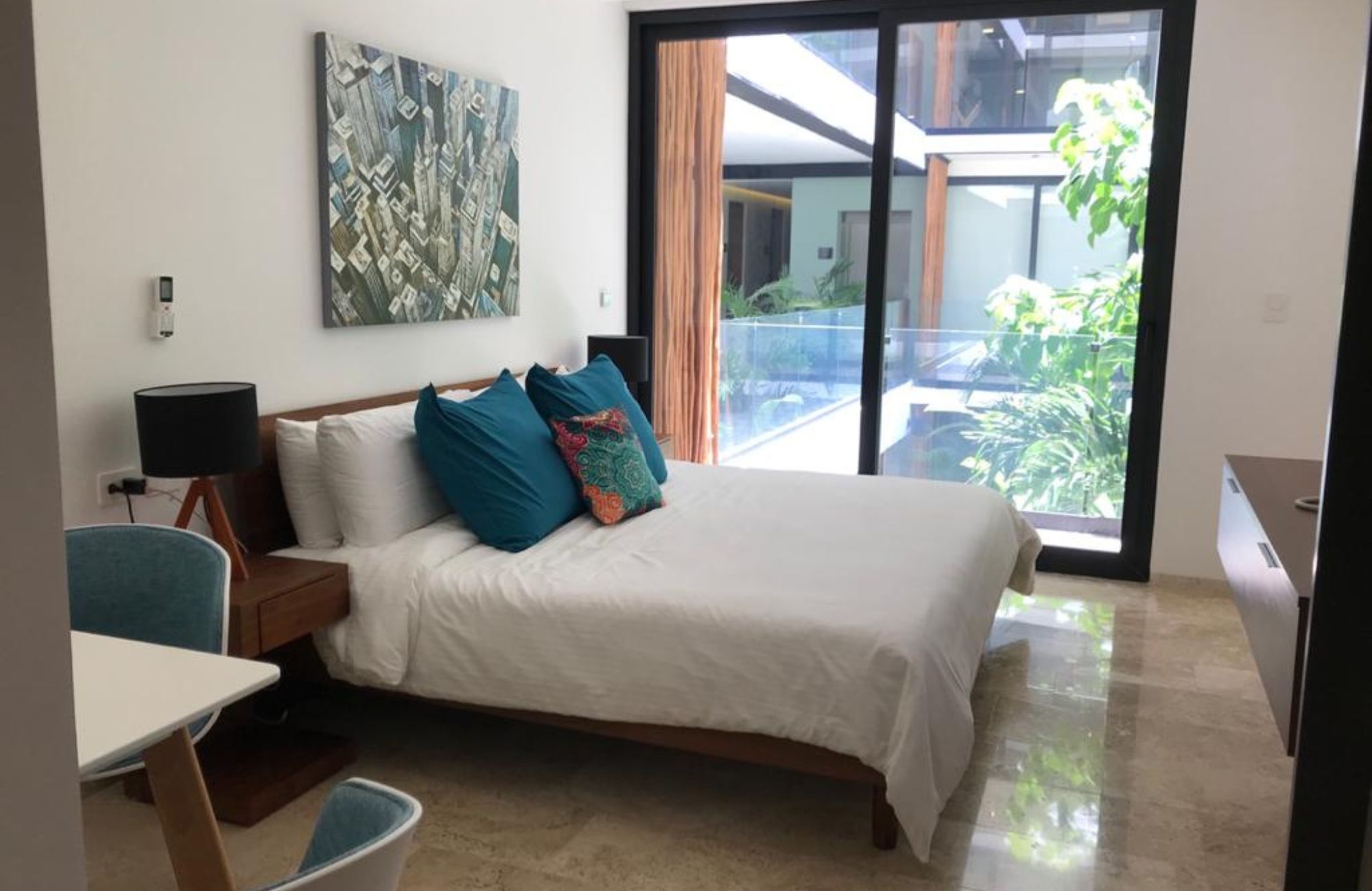 Incre&iacute;ble departamento con terraza privada y vista a la alberca &ndash; Ejido, Playa del Carmen