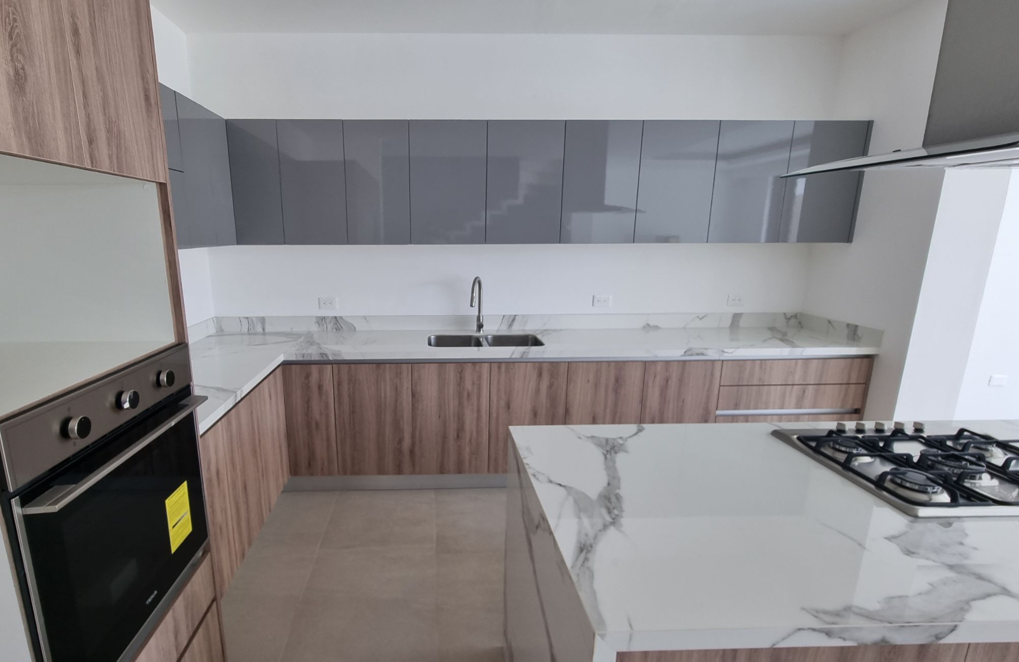 House with private pool, high ceilings for sale in Aqua gated community, Cancun.