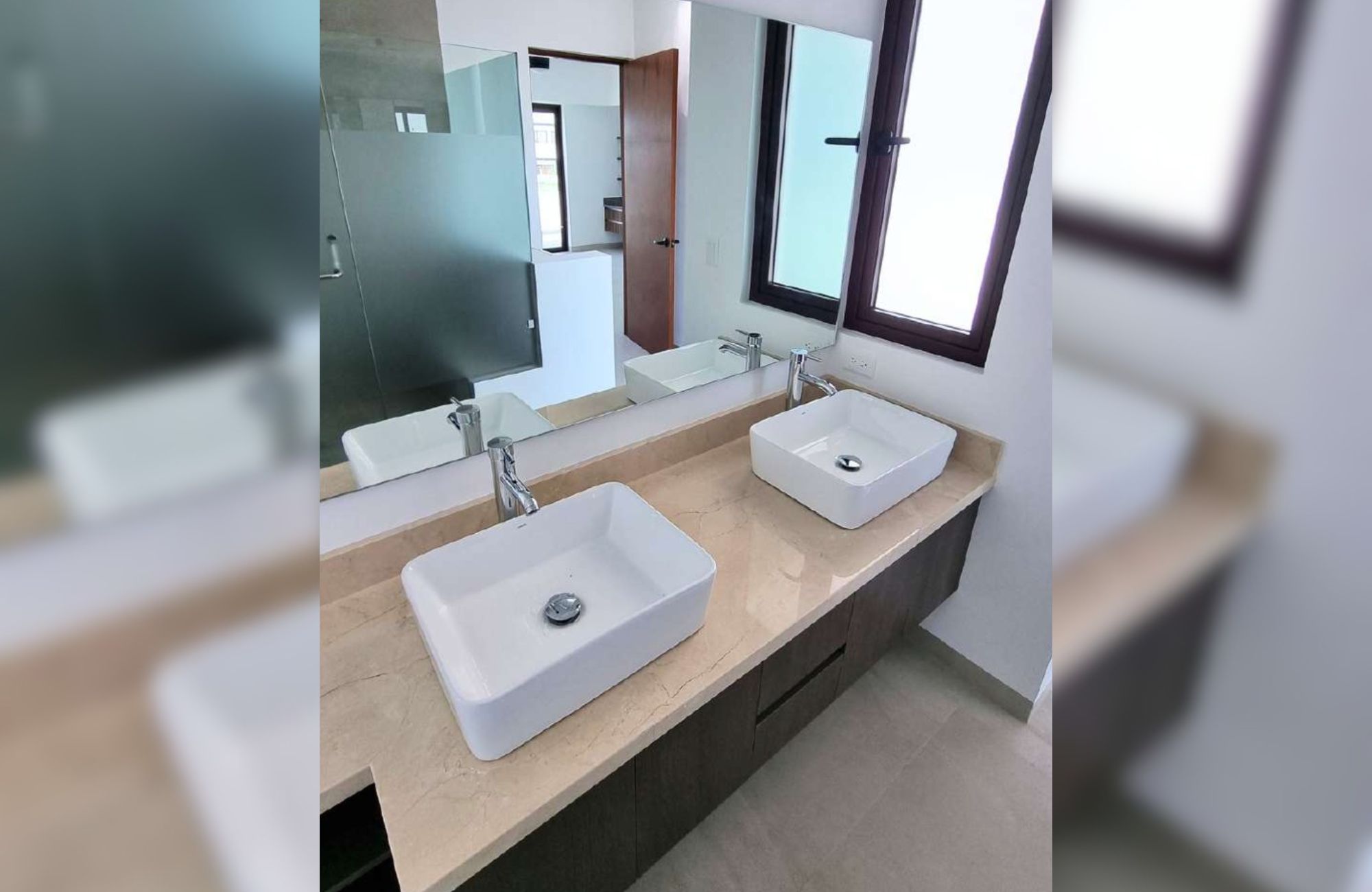 House with private pool, high ceilings for sale in Aqua gated community, Cancun.