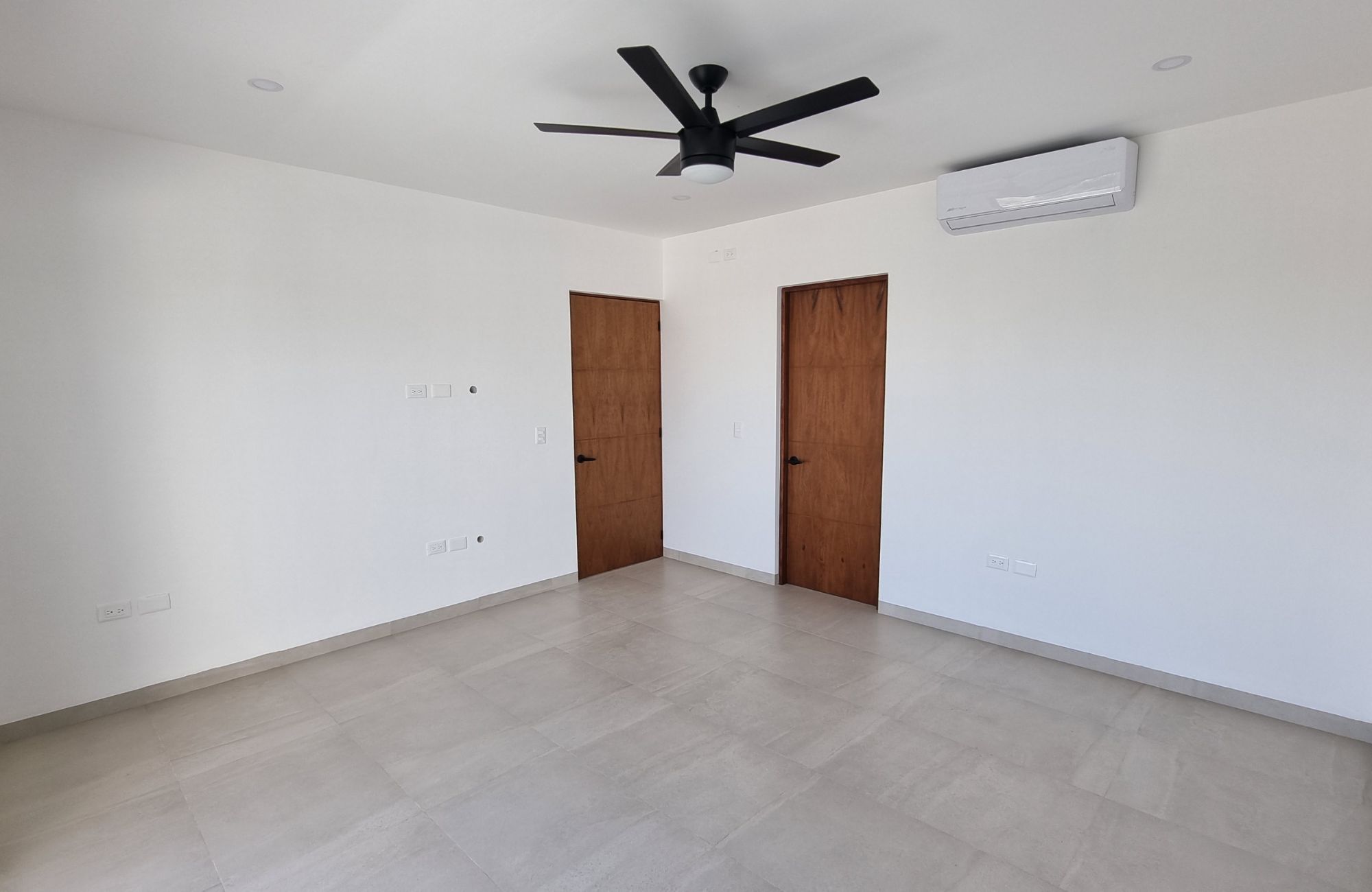 House with private pool, high ceilings for sale in Aqua gated community, Cancun.