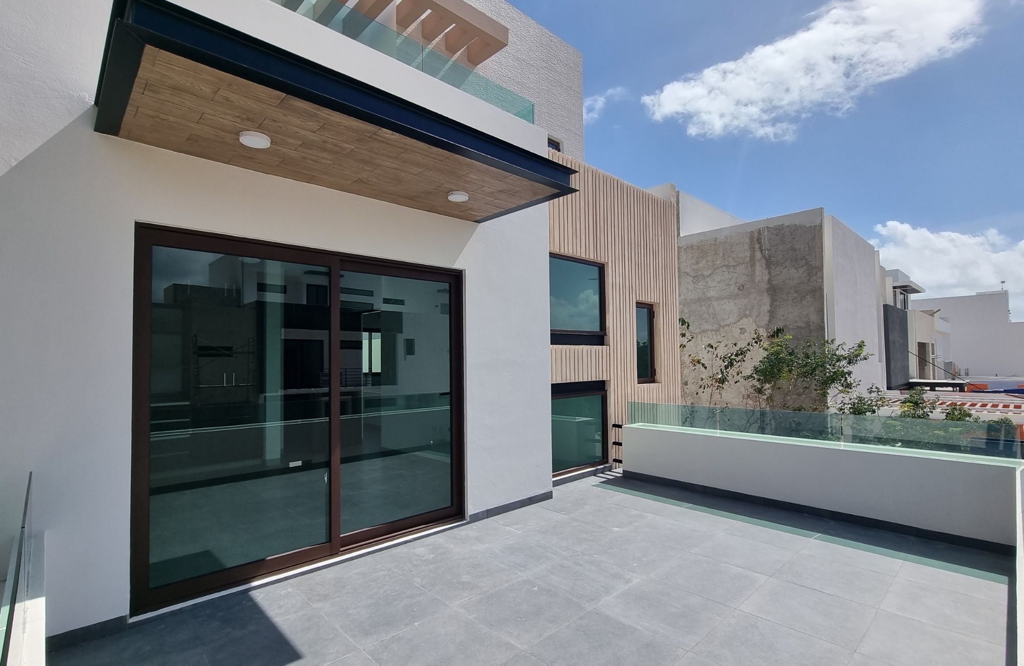 House with private pool, high ceilings for sale in Aqua gated community, Cancun.