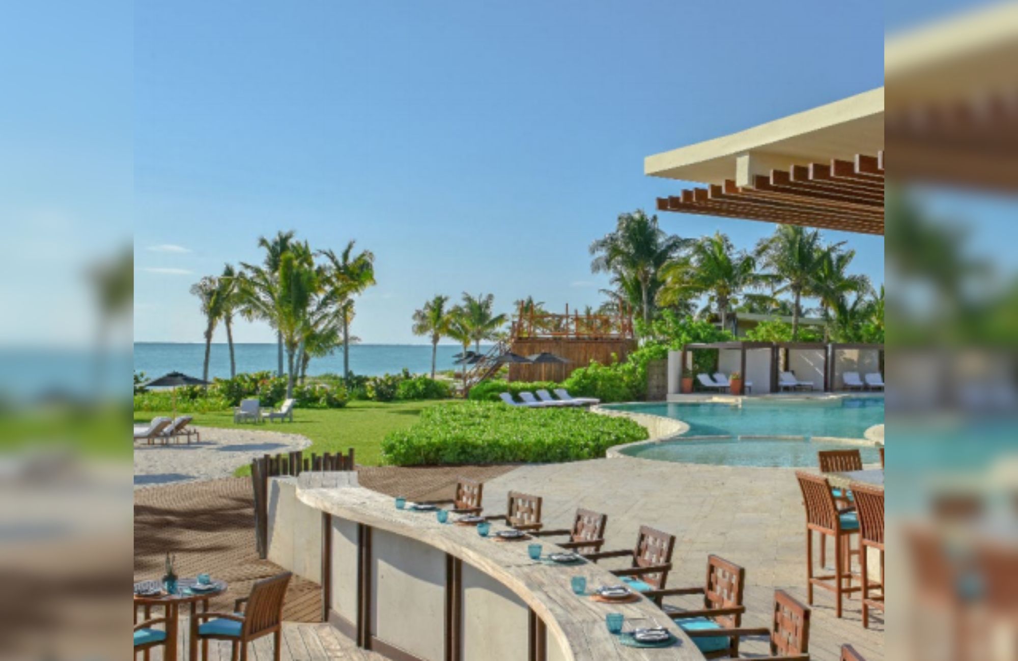 Oceanfront condominium with terrace and balcony, pre-sale Playa del Carmen.