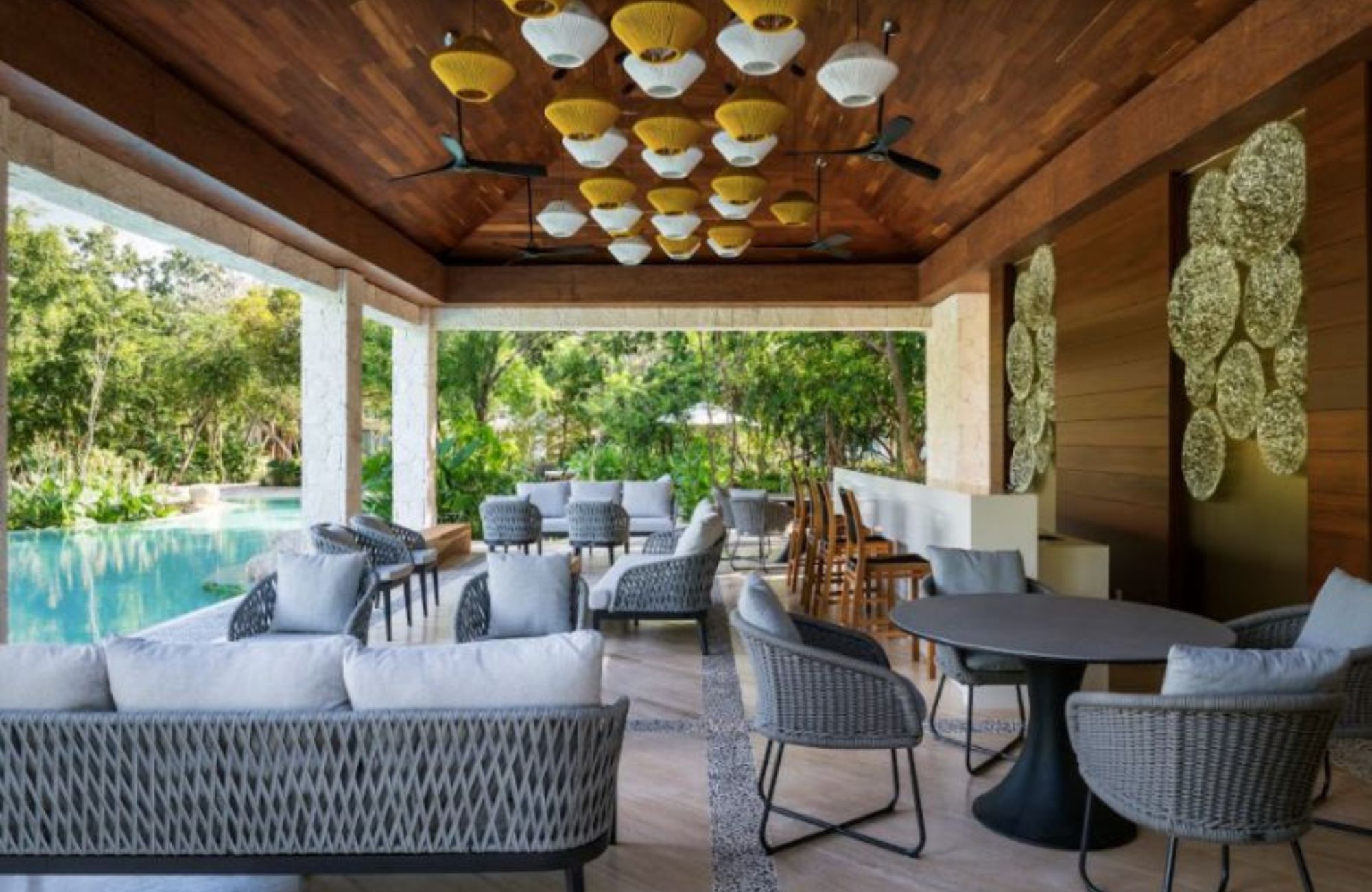 Oceanfront condominium with terrace and balcony, pre-sale Playa del Carmen.