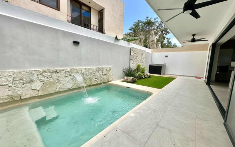 House with private pool in gated community, club house, for sale, Cumbres, Canc&uacute;n