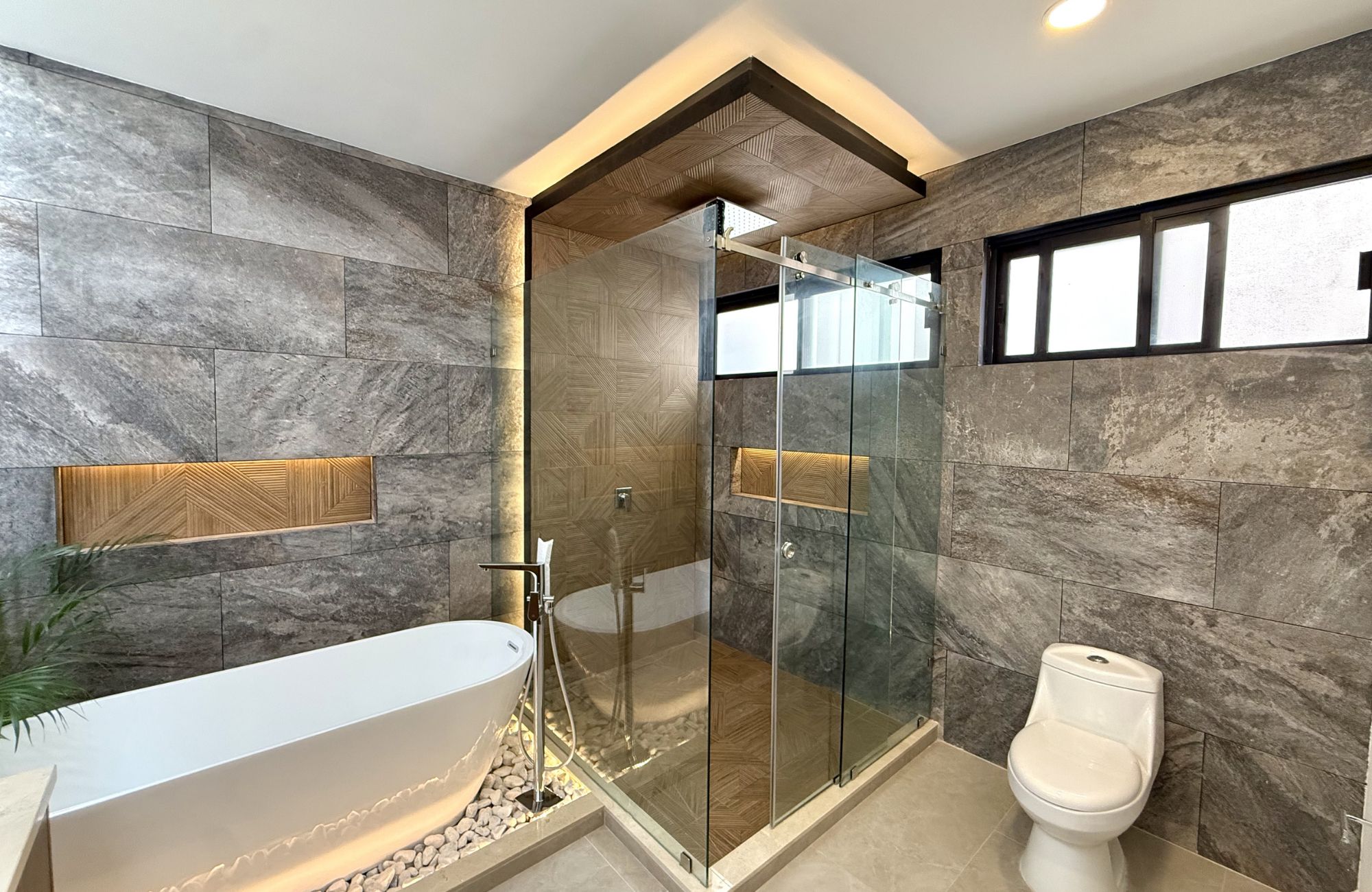 House with private pool, high ceilings for sale in Aqua gated community, Cancun.