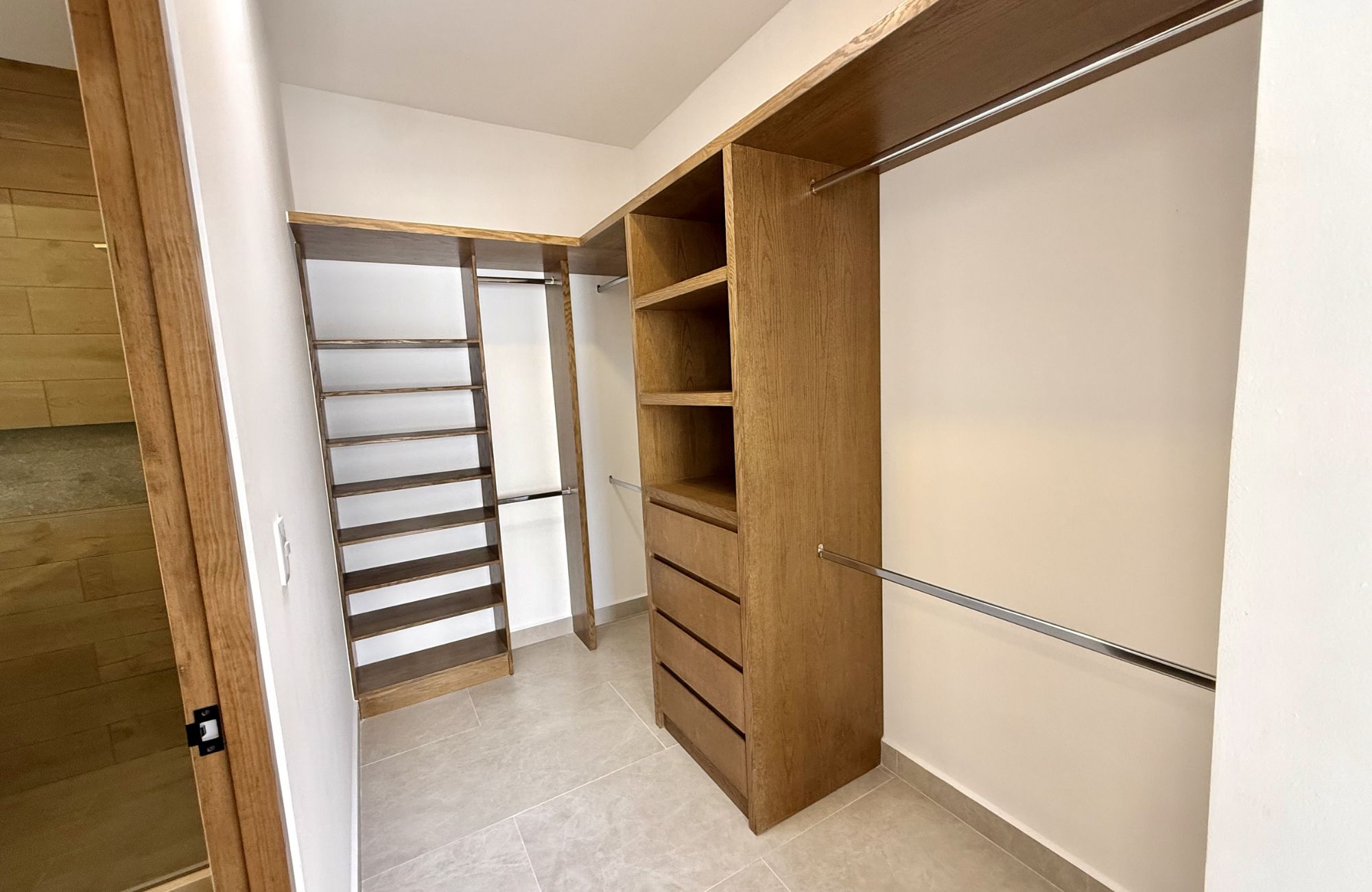 House with private pool, high ceilings for sale in Aqua gated community, Cancun.