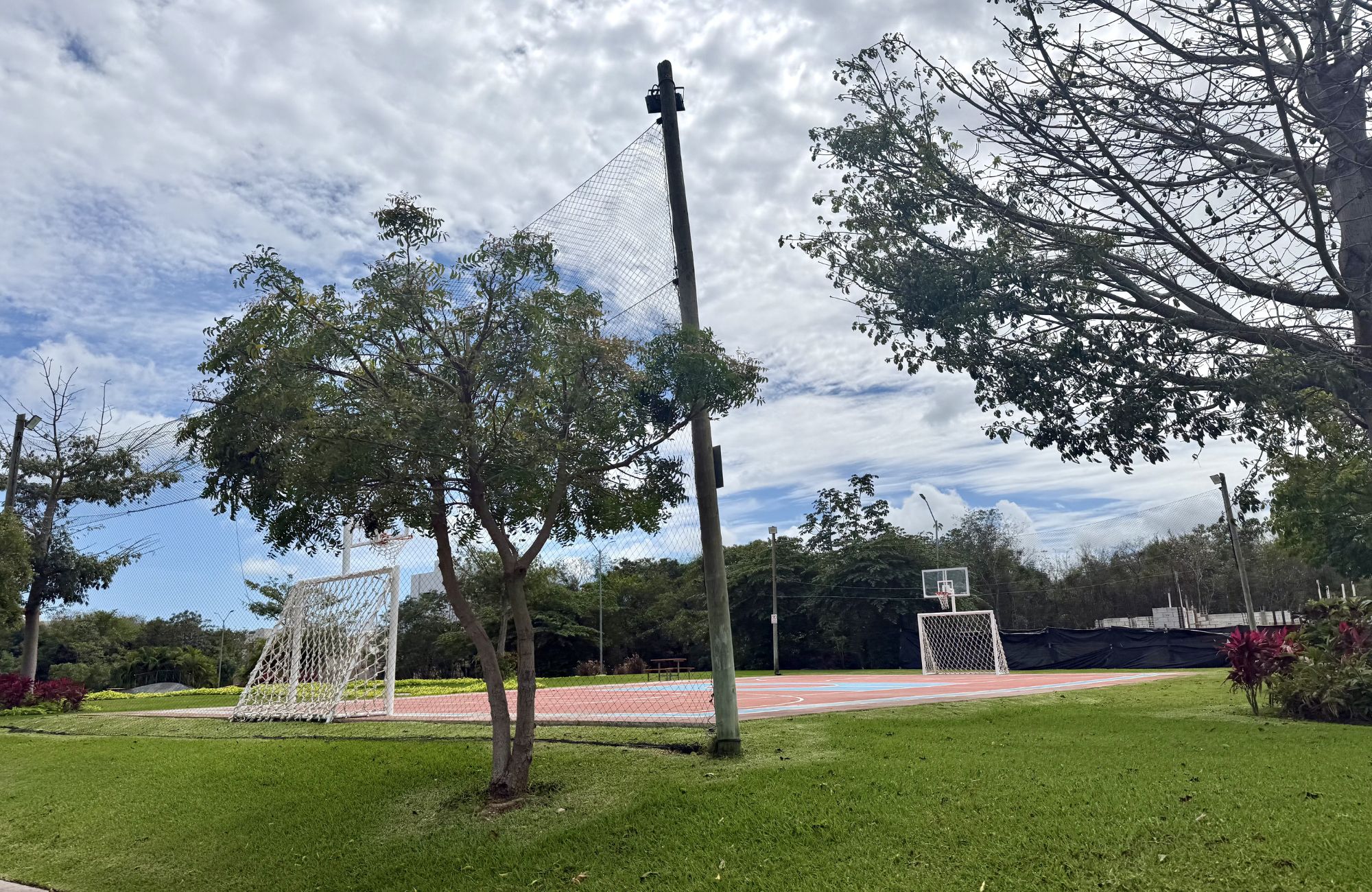 House with private pool, high ceilings for sale in Aqua gated community, Cancun.