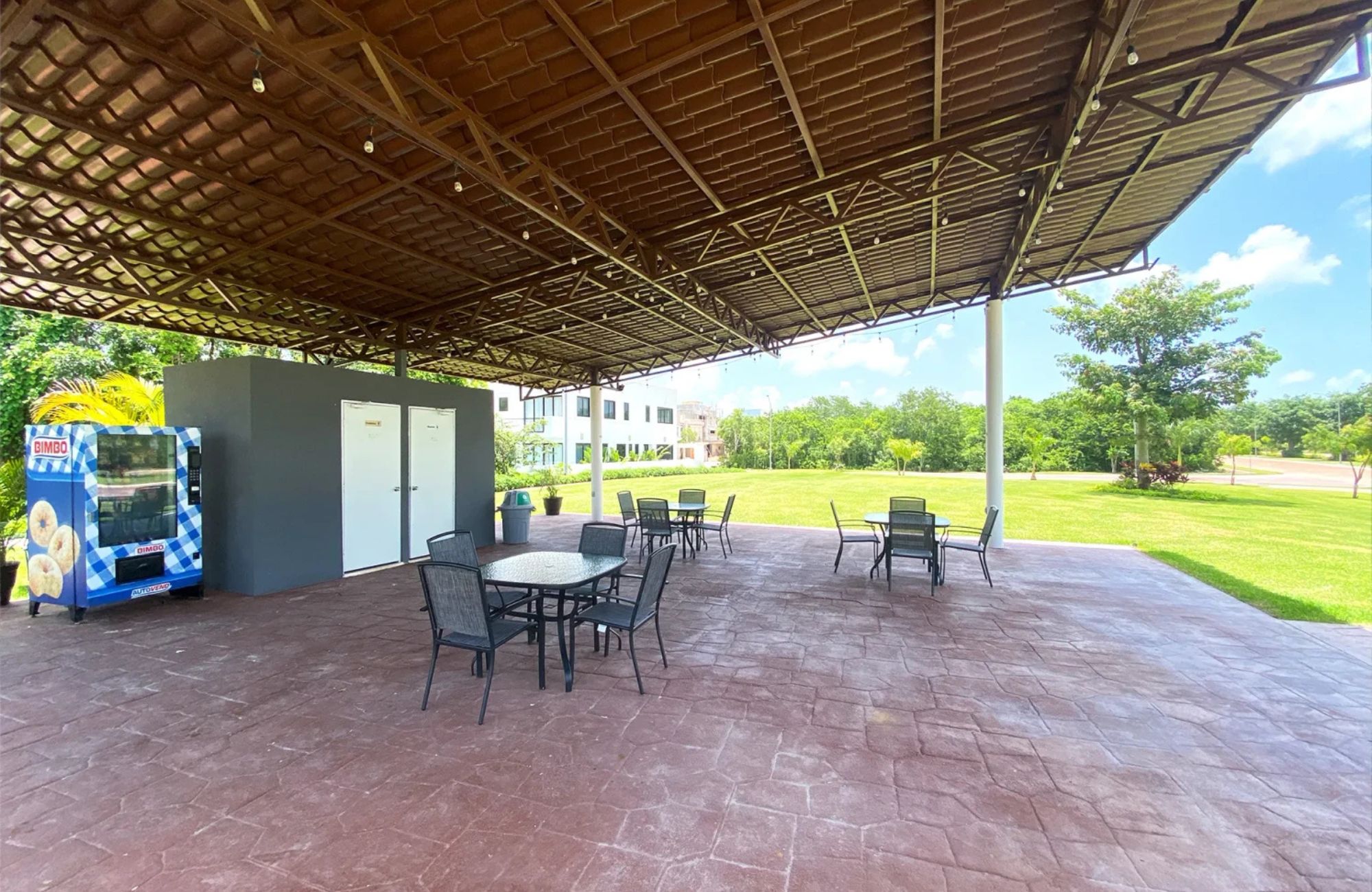 House with private pool, high ceilings for sale in Aqua gated community, Cancun.