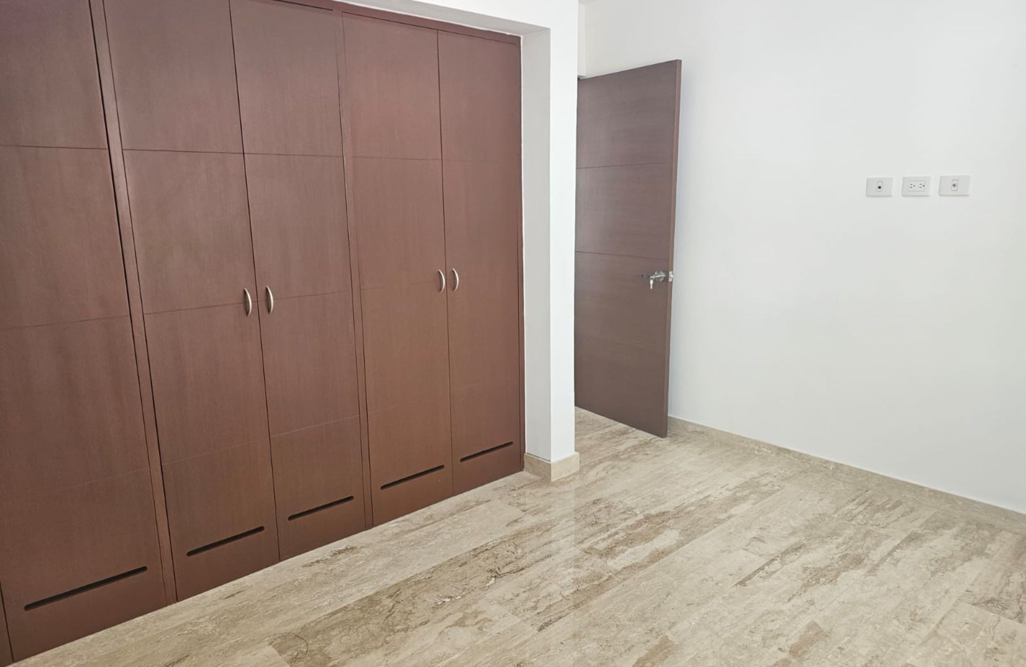 Three-level house with private pool, for sale, R&iacute;o Residencial, Canc&uacute;n