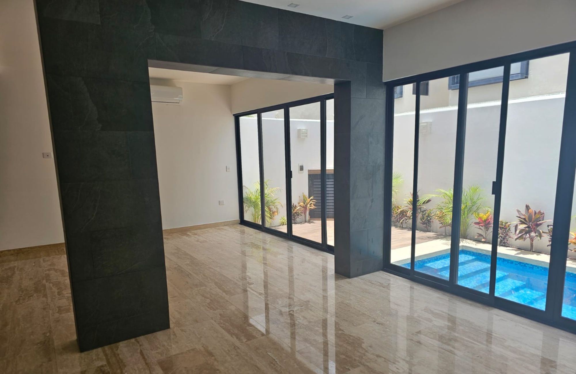 Three-level house with private pool, for sale, R&iacute;o Residencial, Canc&uacute;n