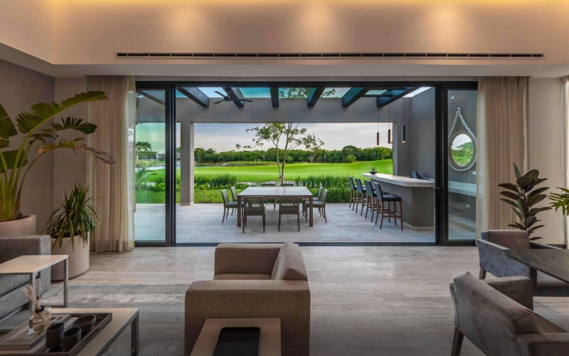 House on the golf course with private pool for sale, Yucat&aacute;n Country Club, M&eacute;rida