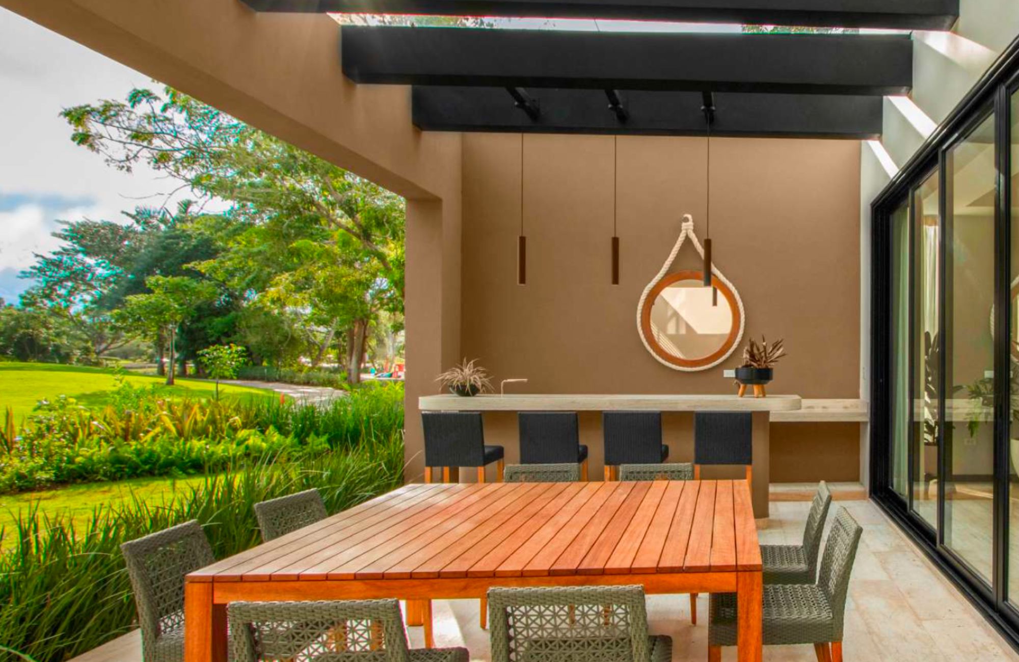 House with Private Pool and Lobby, for Sale, Yucatan Country Club, M&eacute;rida