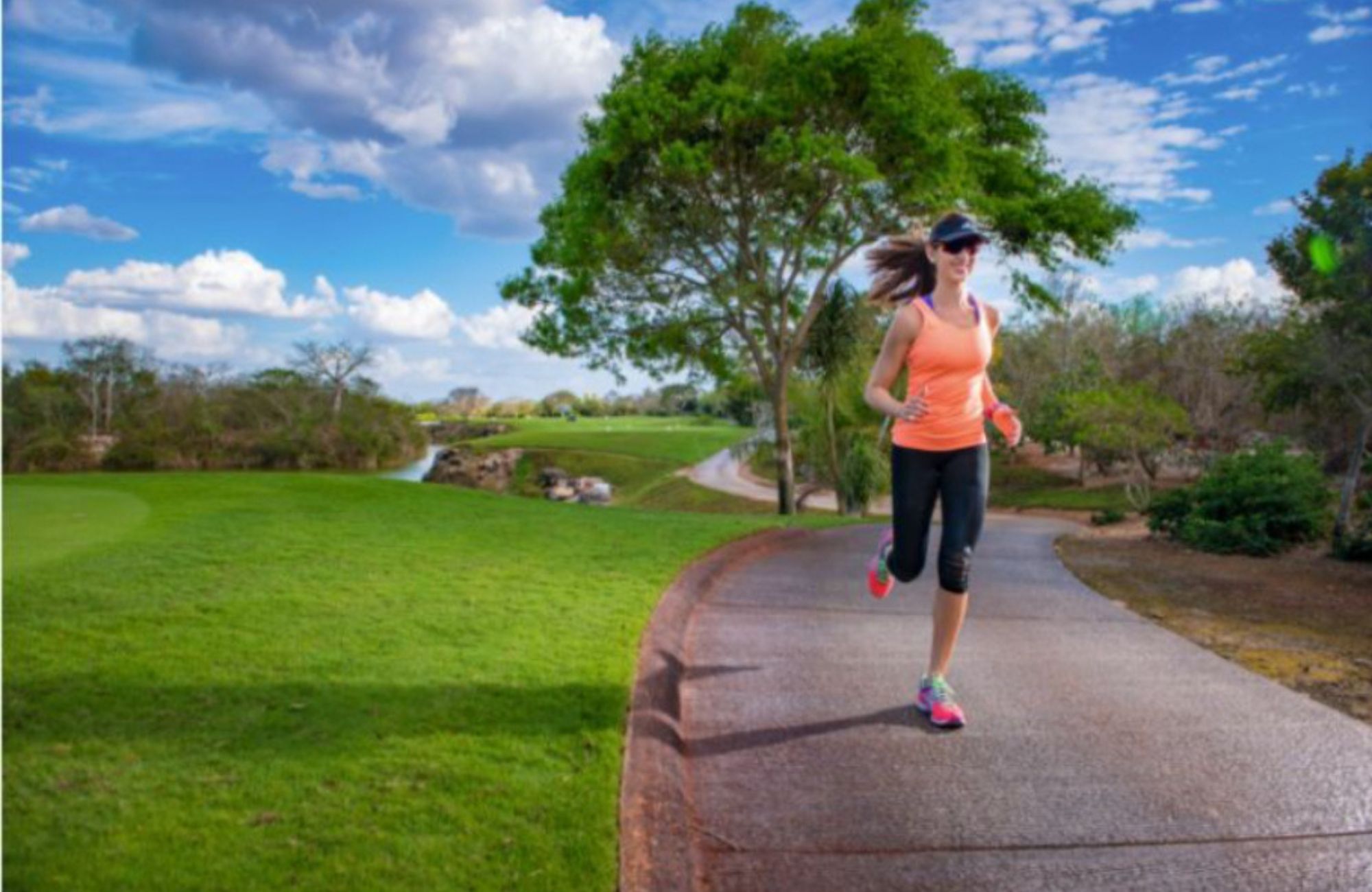 Residence with garden and private pool for sale, Yucat&aacute;n Country Club, M&eacute;rida