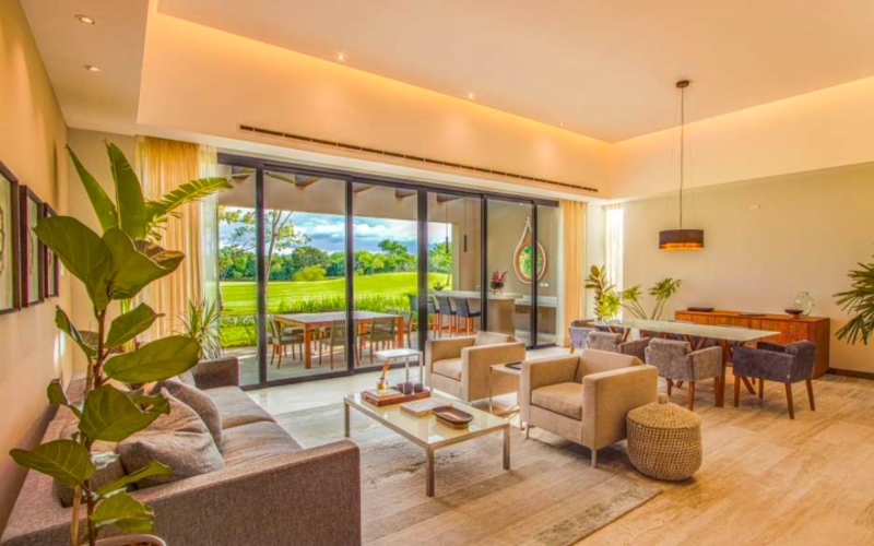 Residencia con alberca privada y casa club, en venta, Yucat&aacute;n Country Club, M&eacute;rida