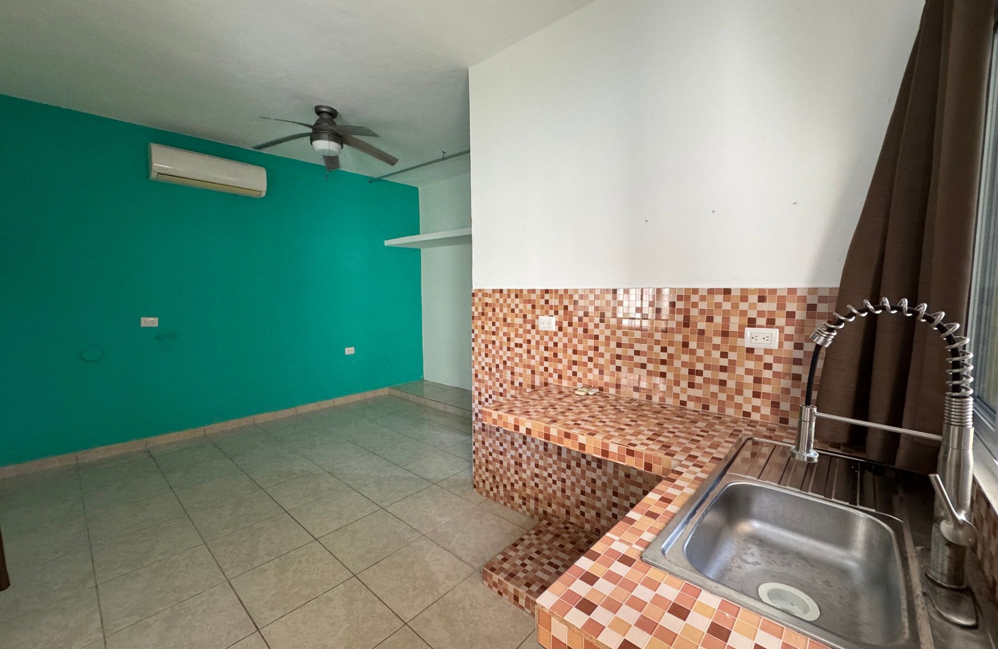 House with spacious backyard, excellent potential, for sale, Centro, Cozumel