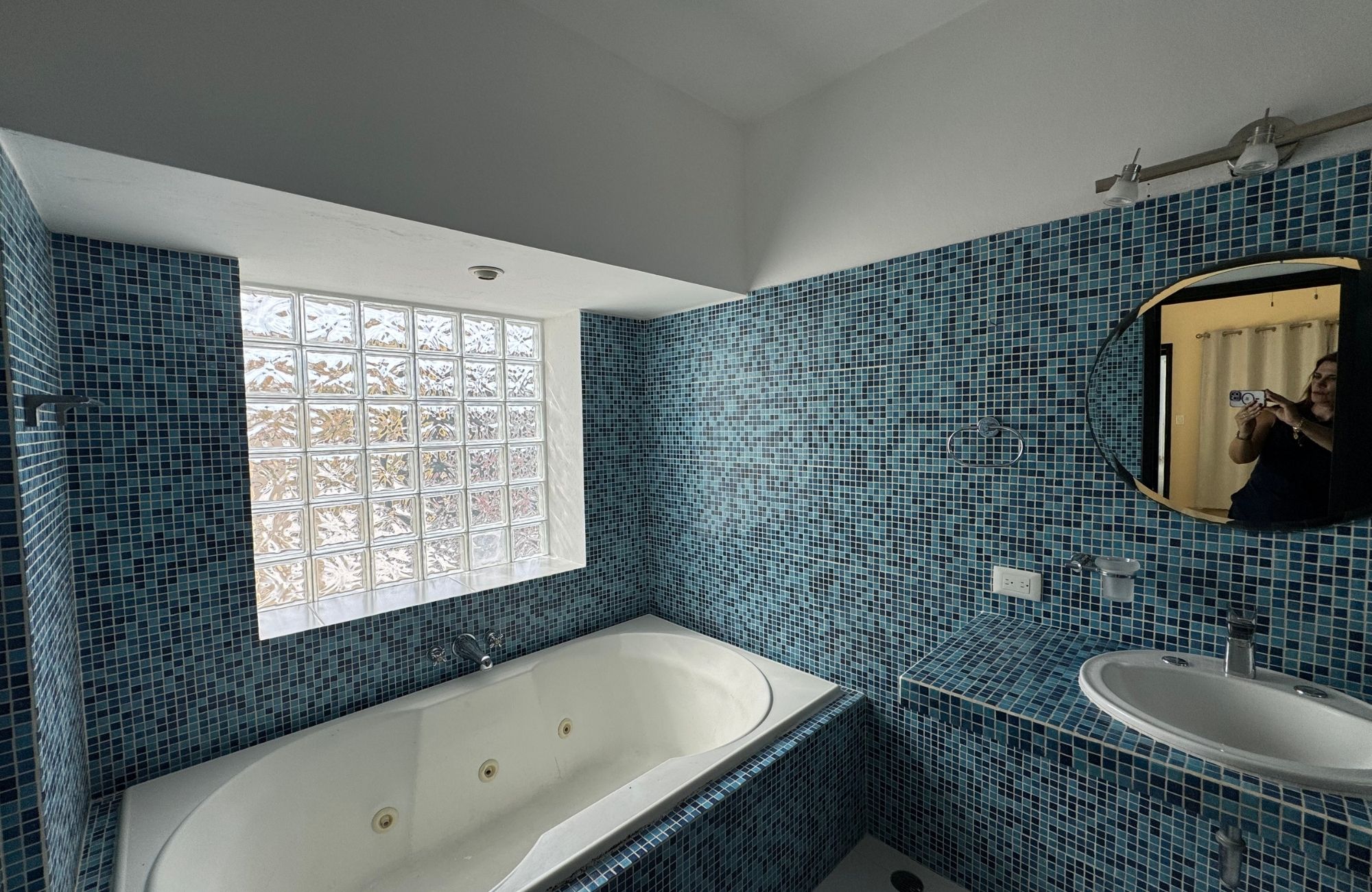 House with spacious backyard, excellent potential, for sale, Centro, Cozumel