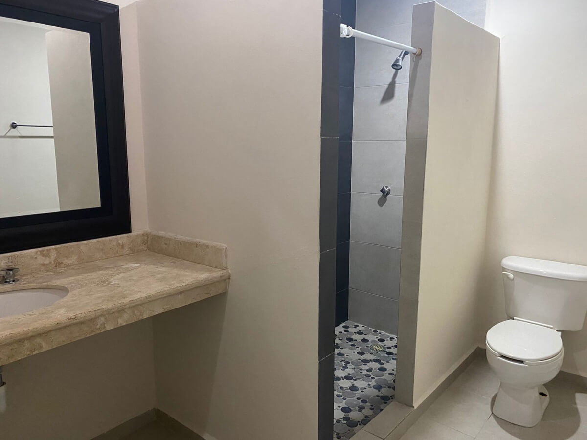 Oceanview condo with pool and jacuzzi, in South Hotel Zone, Cozumel, for sale.