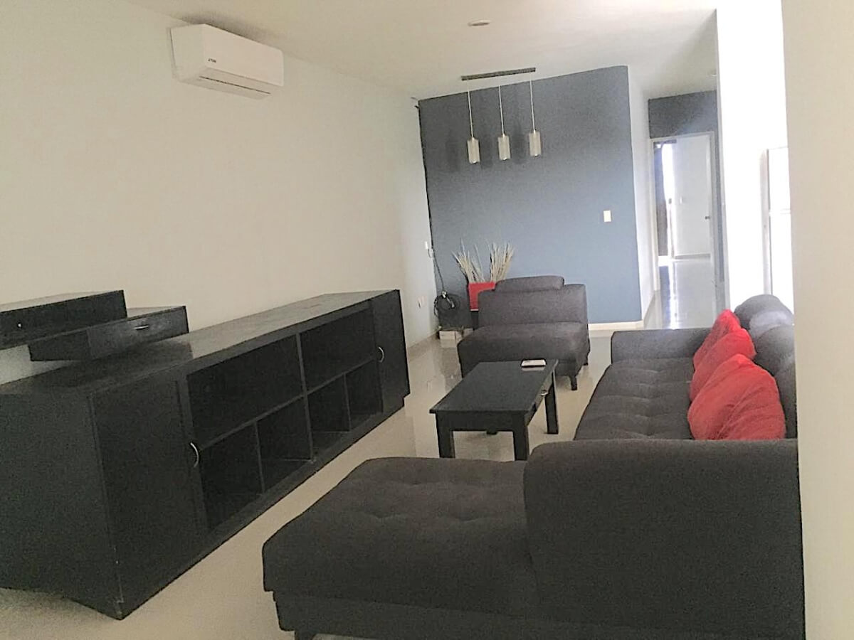 Oceanview condo with pool and jacuzzi, in South Hotel Zone, Cozumel, for sale.